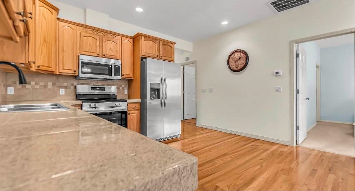 561 1/2 Garden Grove Court Property Photo 7