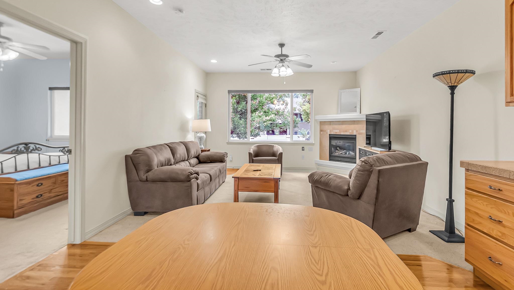 561 1/2 Garden Grove Court Property Photo 10