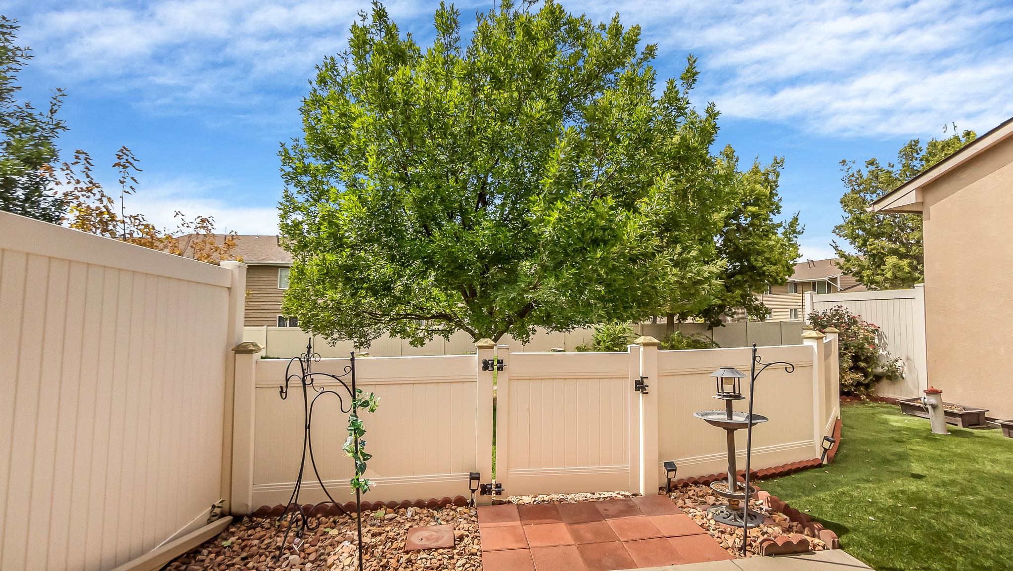 561 1/2 Garden Grove Court Property Photo 29