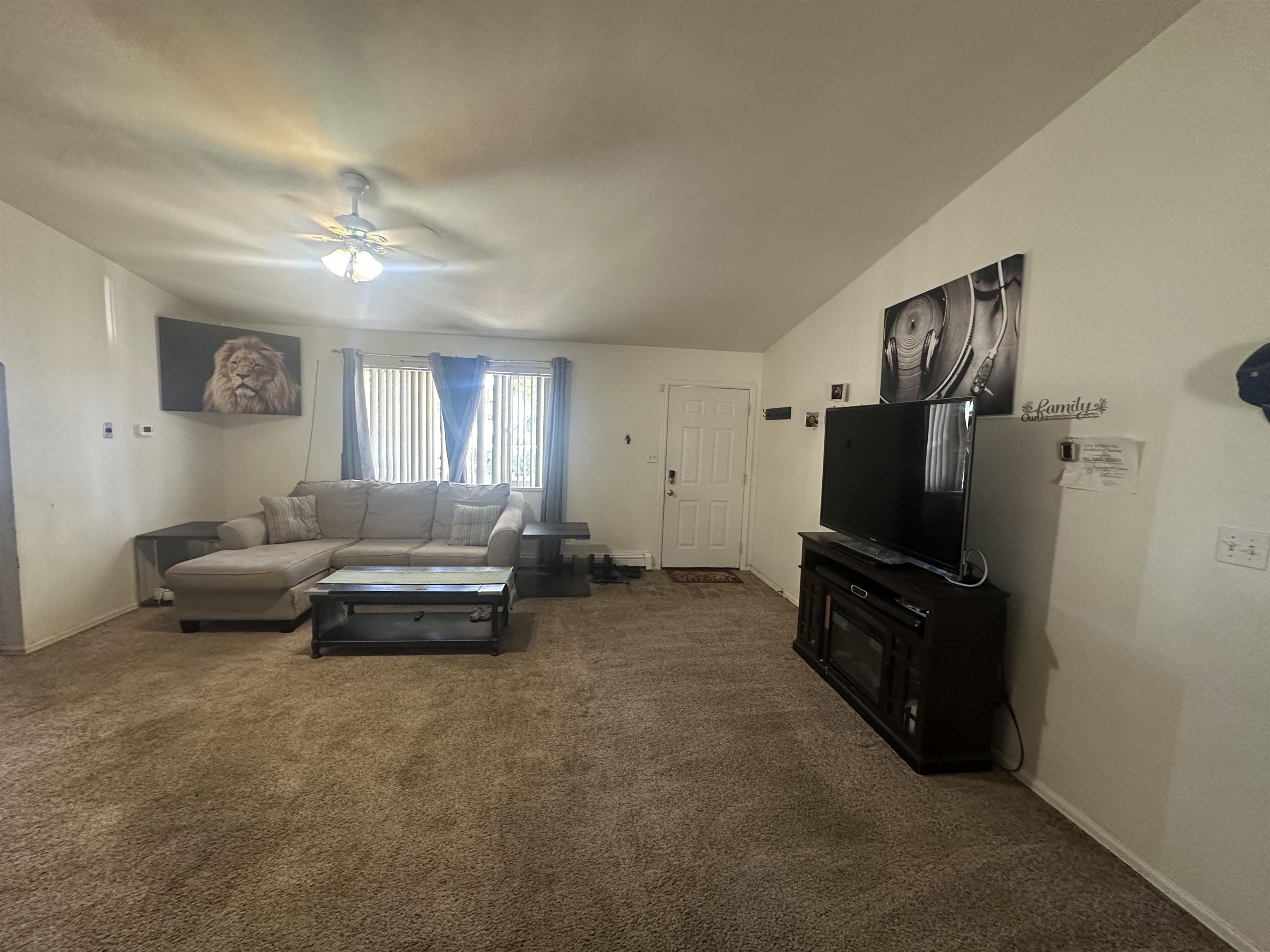 469 Mae Street Property Photo 7