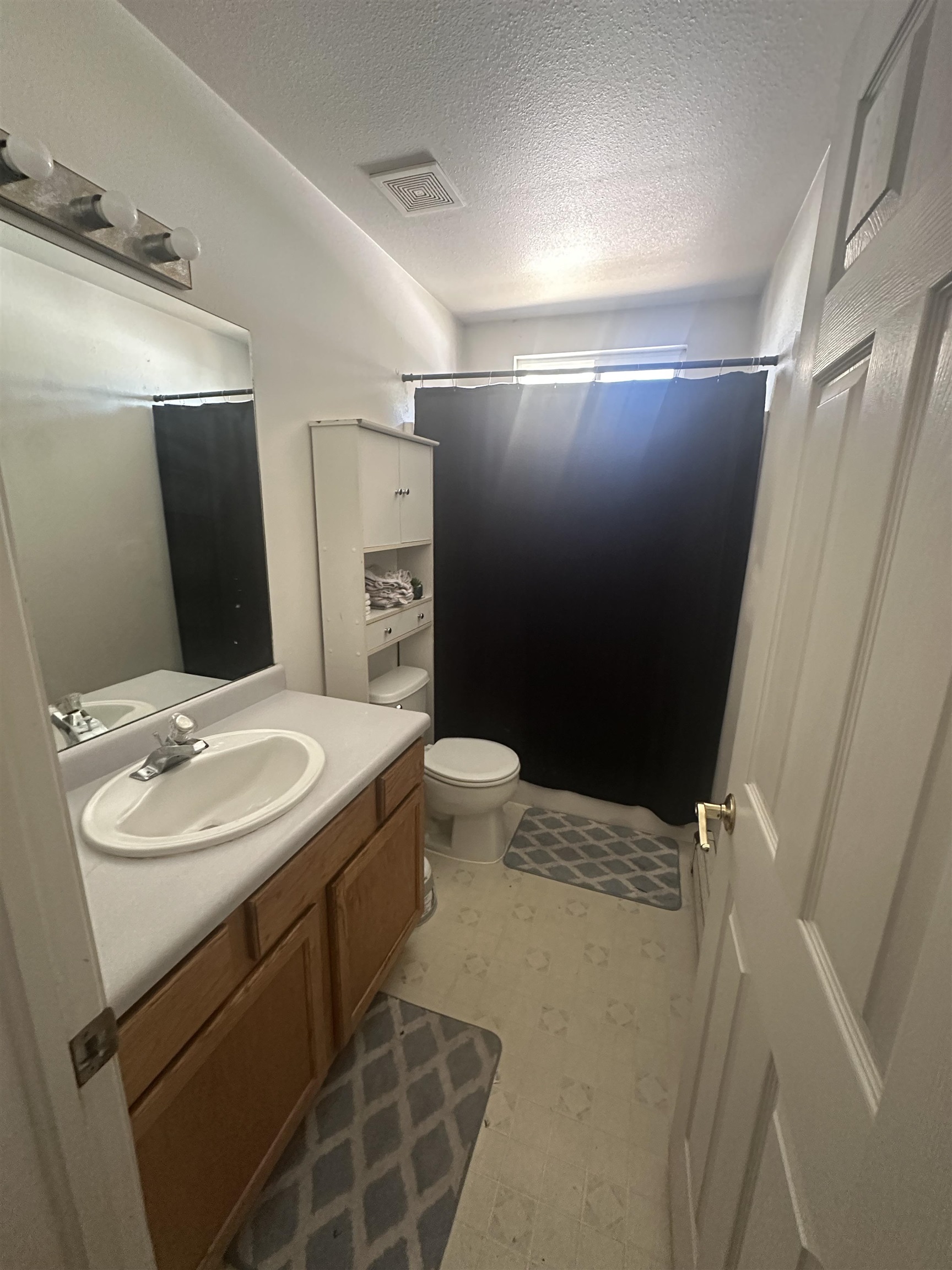 469 Mae Street Property Photo 13