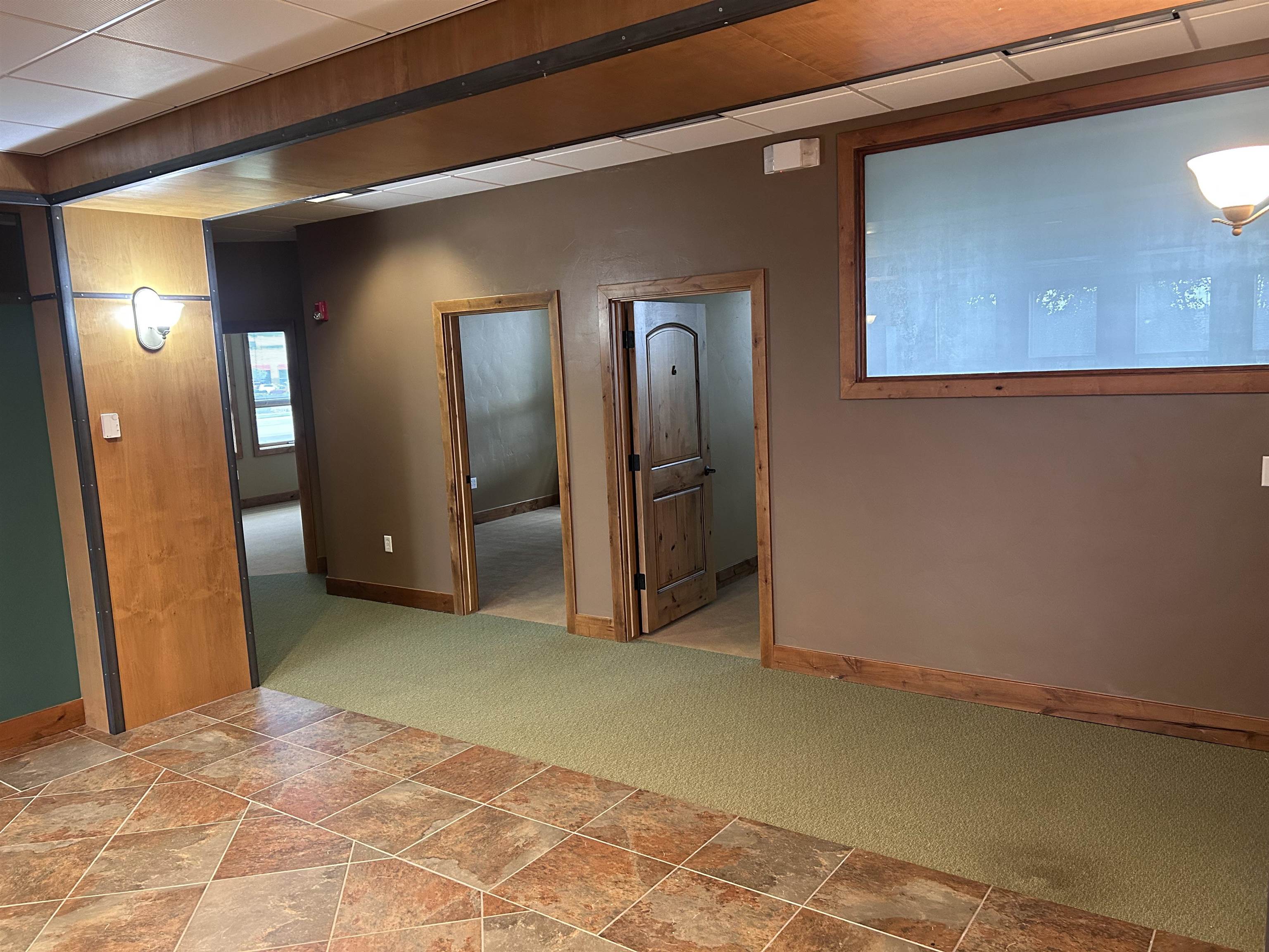 1404 Hawk Parkway Property Photo 3