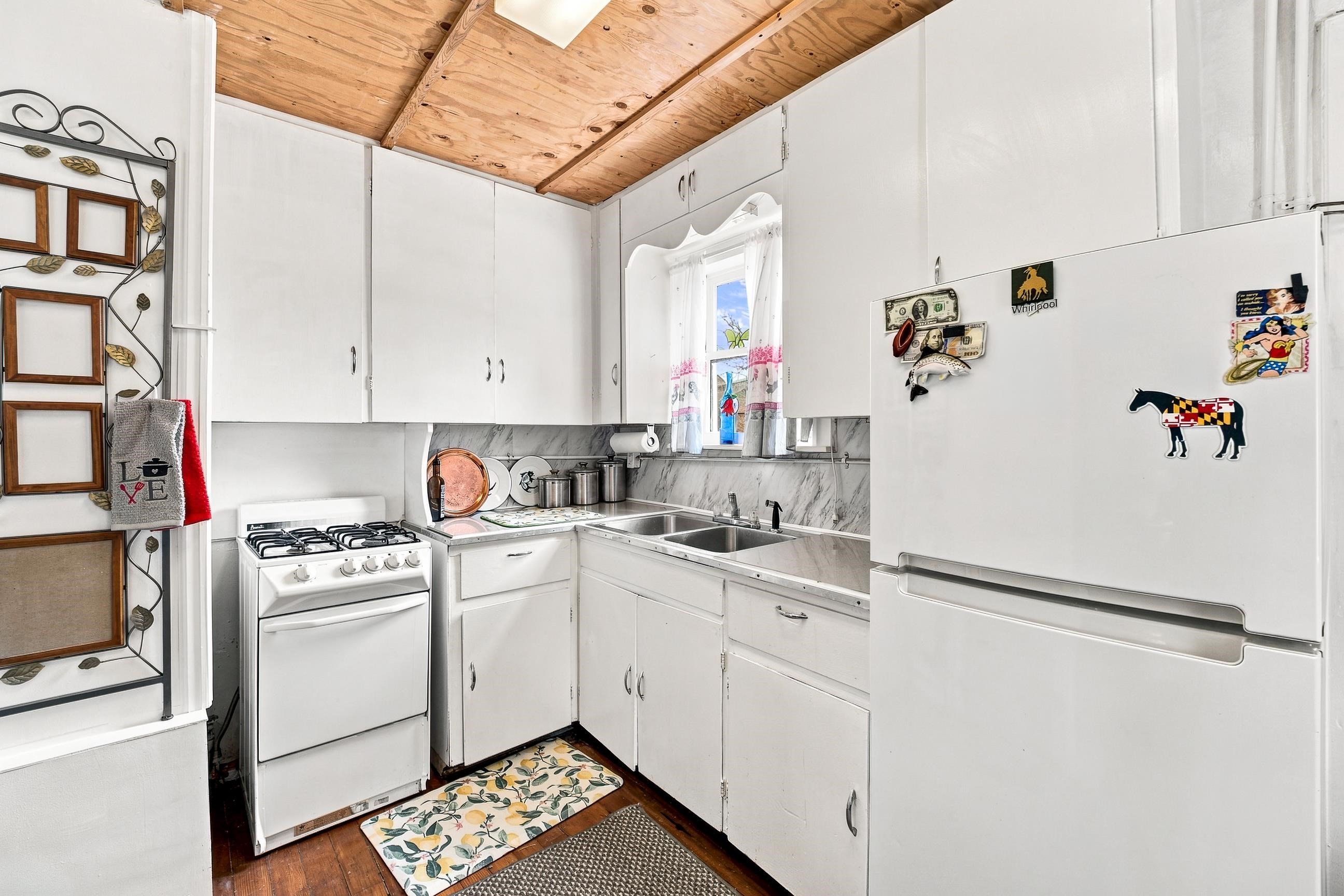 118 Laura Avenue Property Photo 6