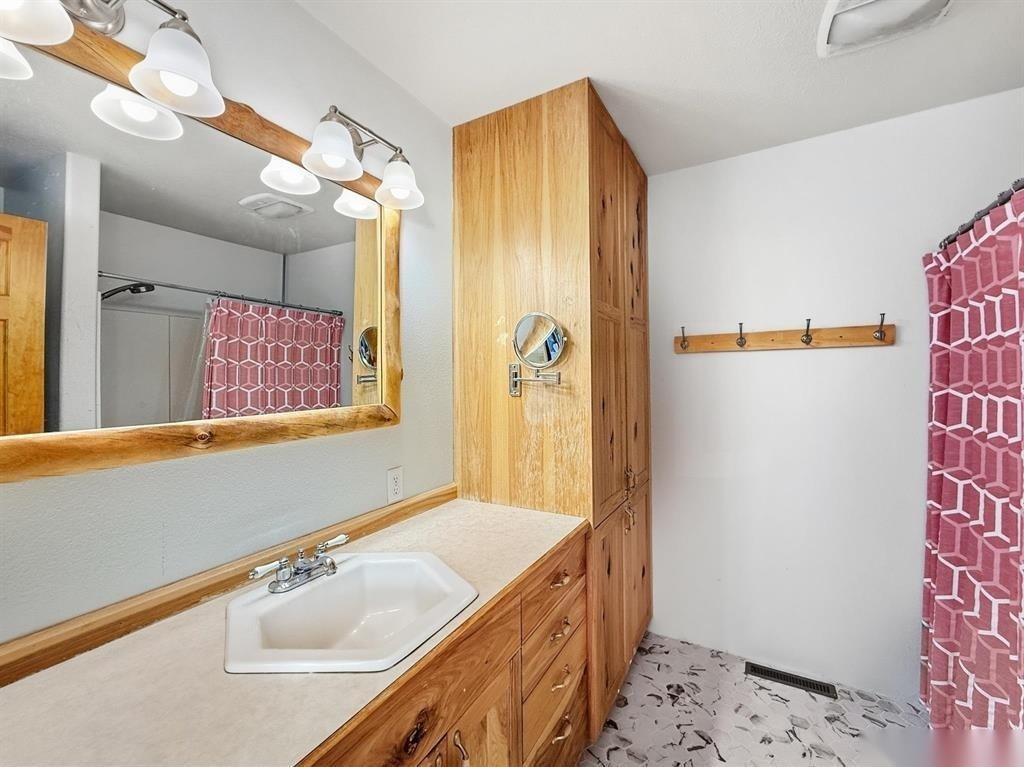 37444 Polson Road Property Photo 15