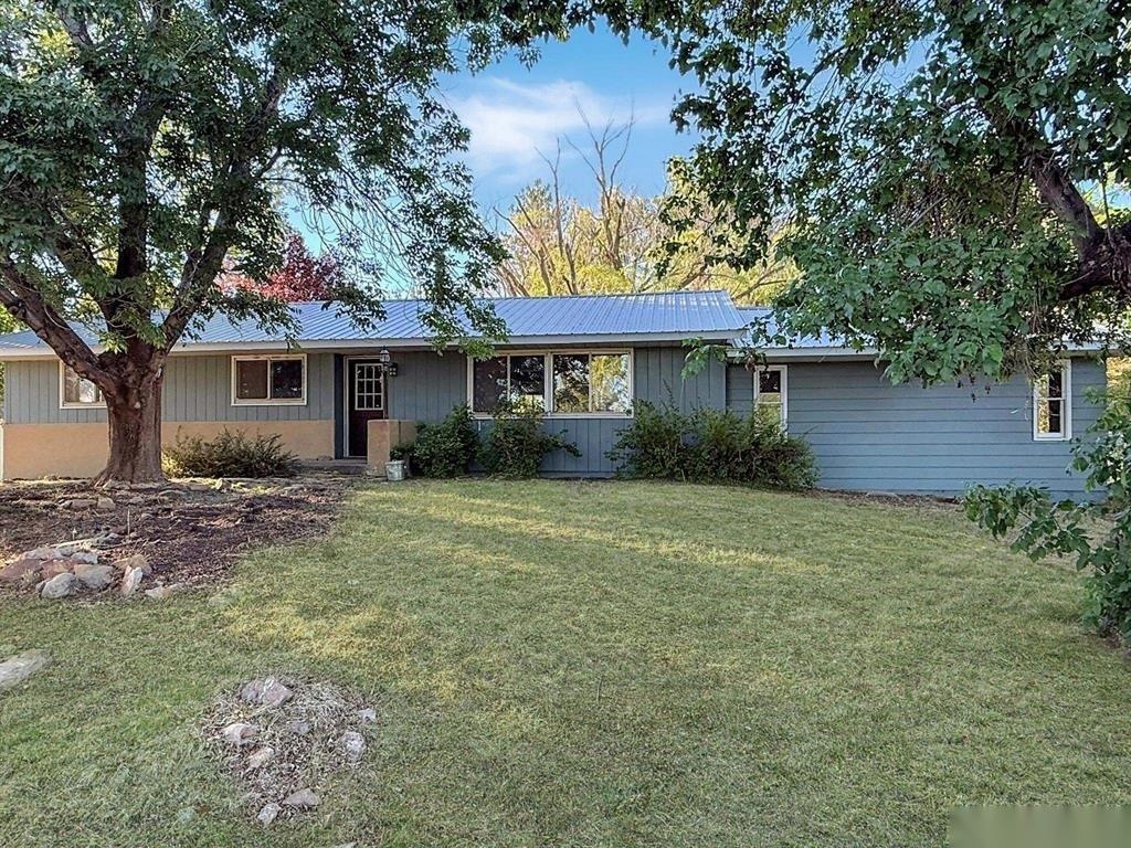 10944 3500 Road Property Photo 3