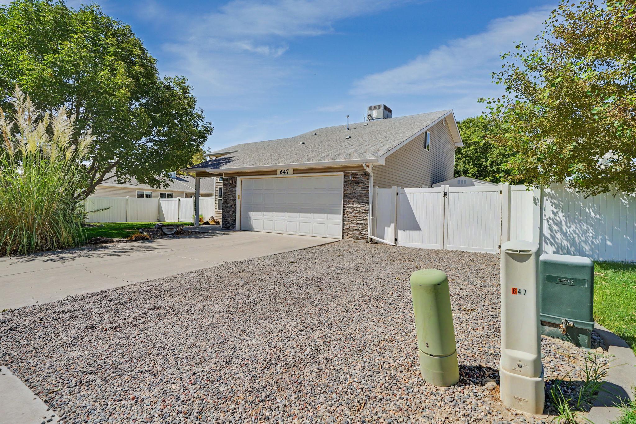 647 Longs Peak Drive Property Photo 2