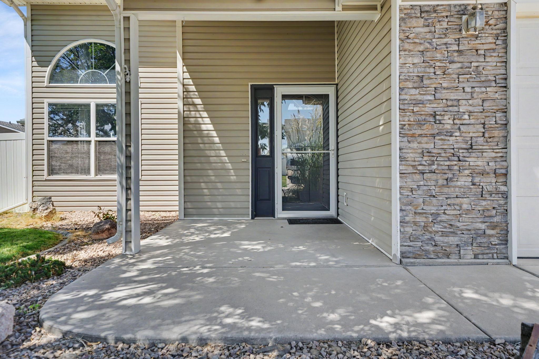 647 Longs Peak Drive Property Photo 4