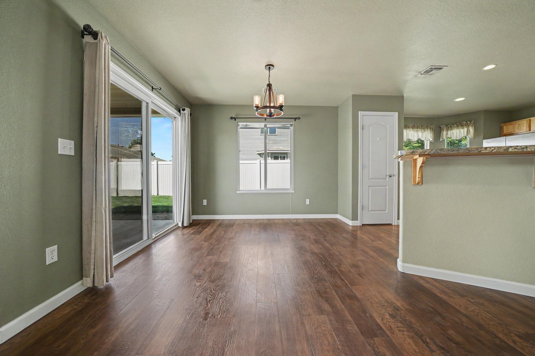 647 Longs Peak Drive Property Photo 7