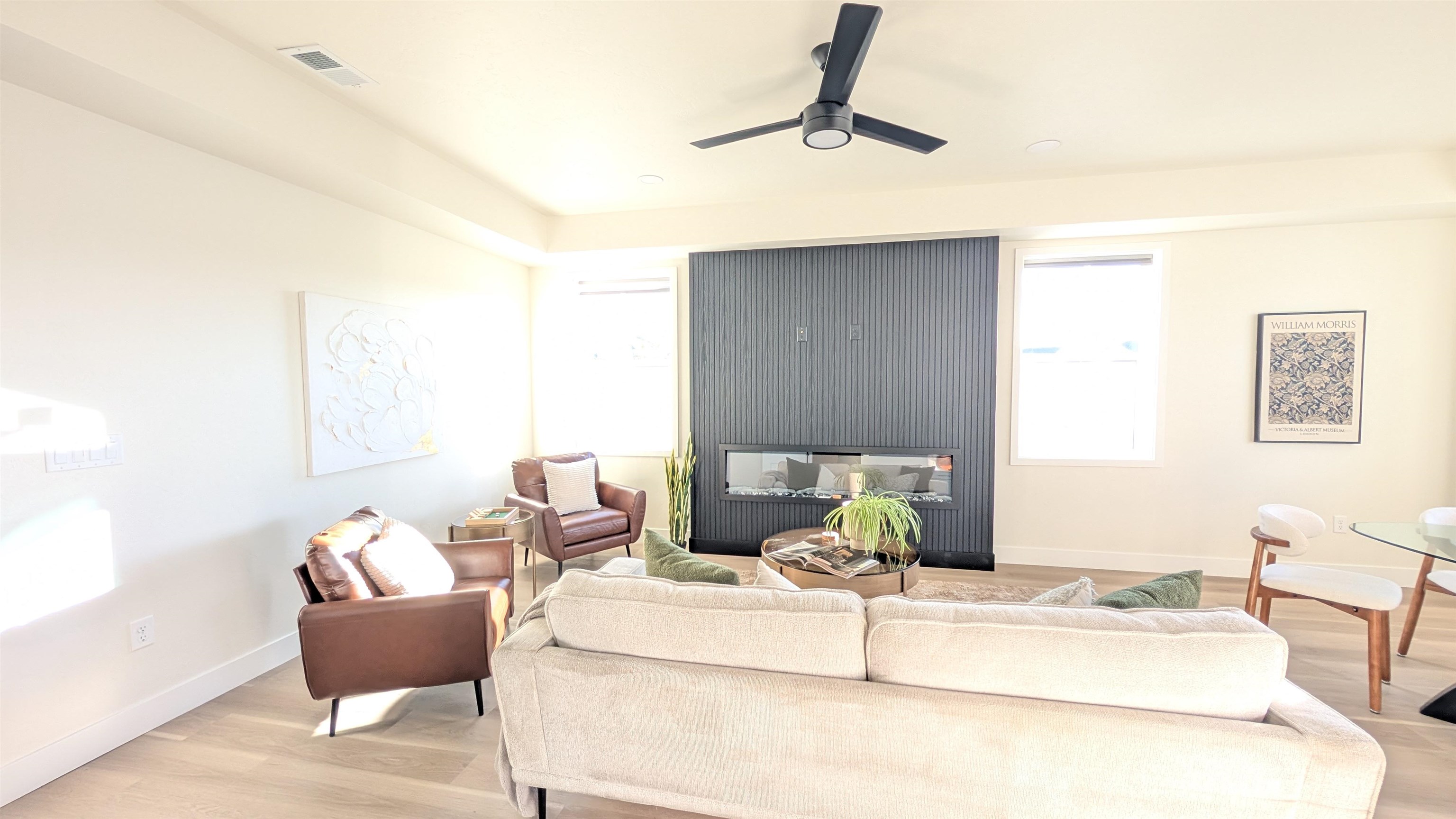 2473 Ross Road Property Photo 4