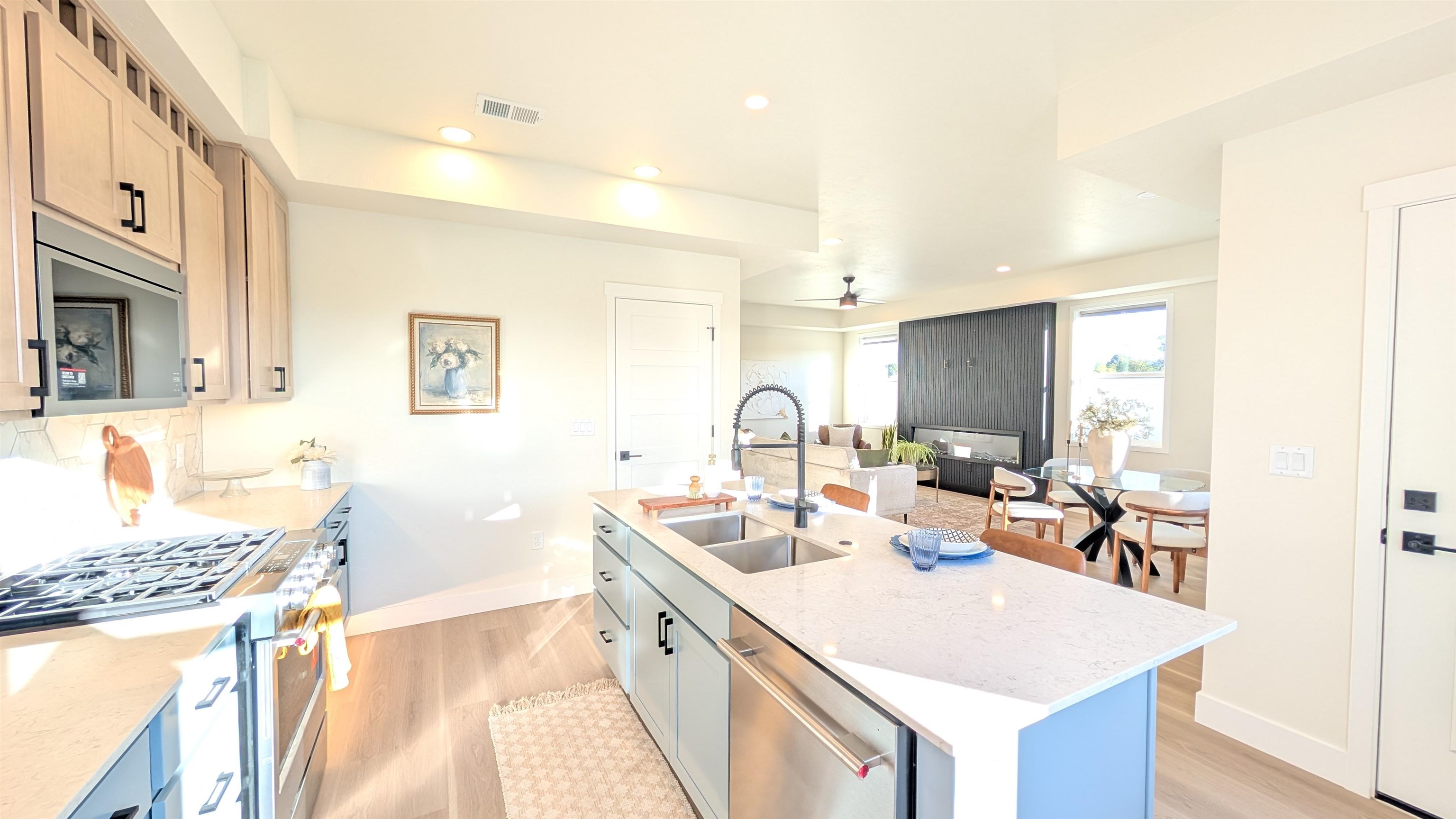 2473 Ross Road Property Photo 8