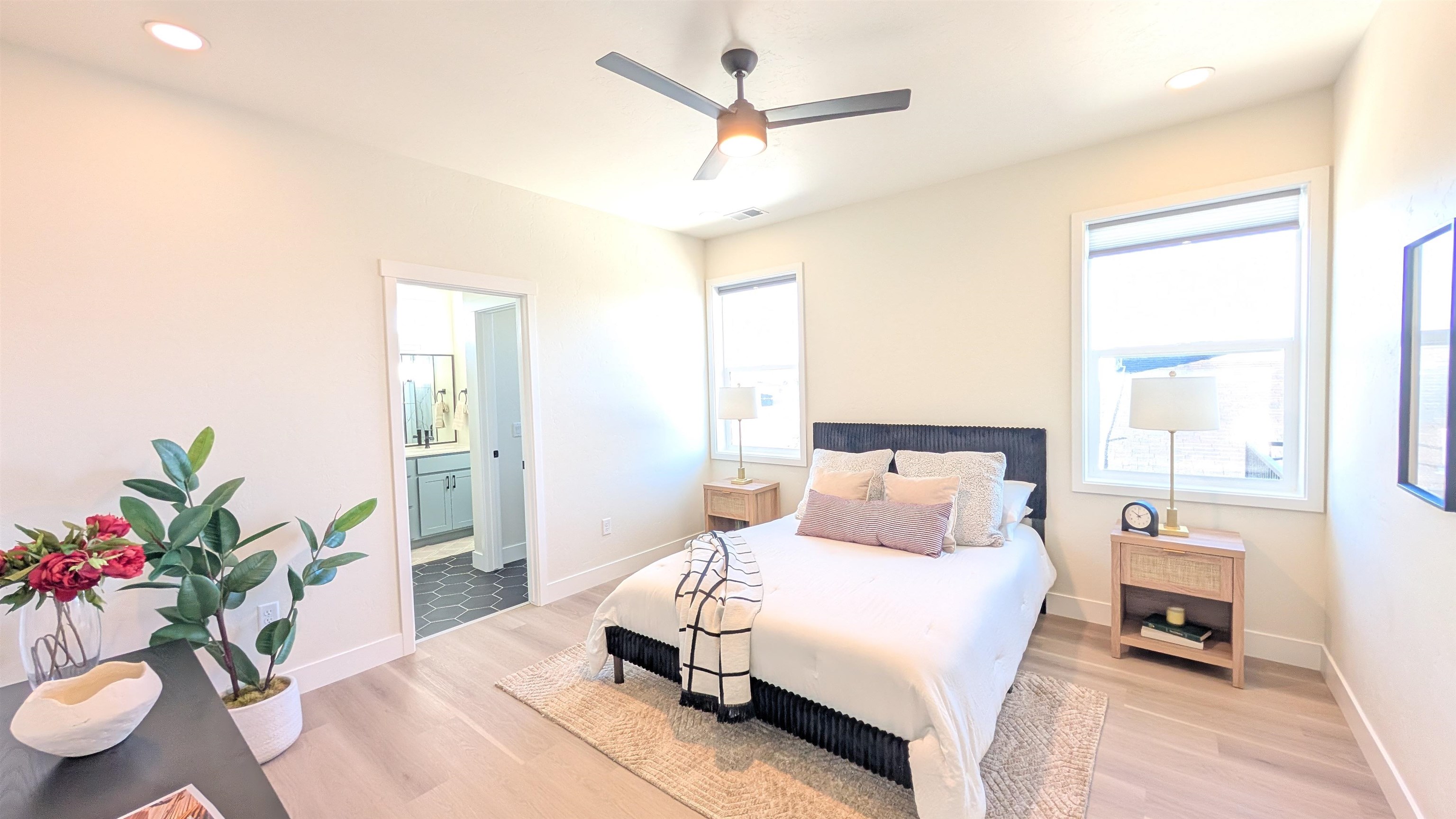 2473 Ross Road Property Photo 15