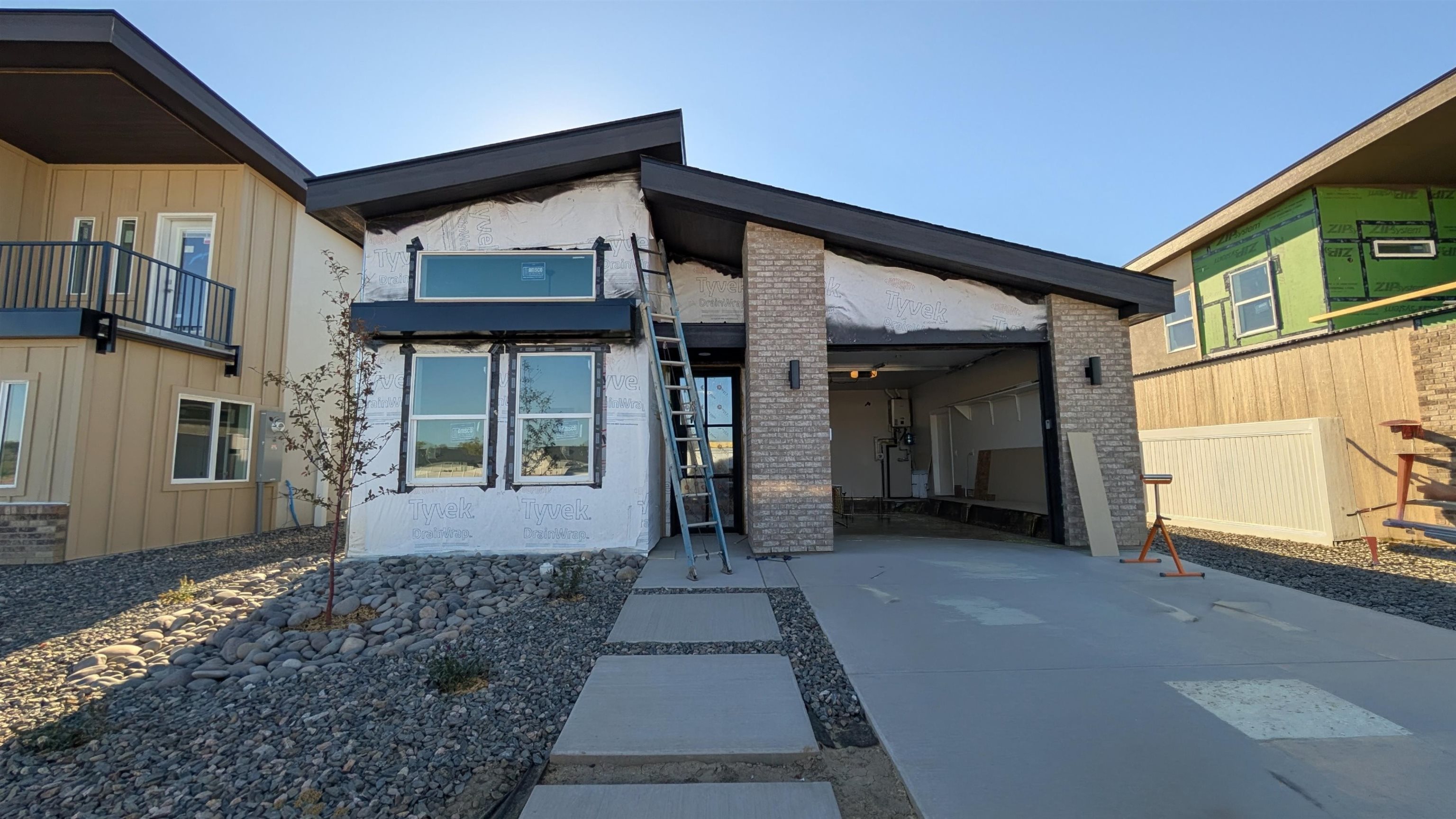 2471 Ross Road Property Photo 1