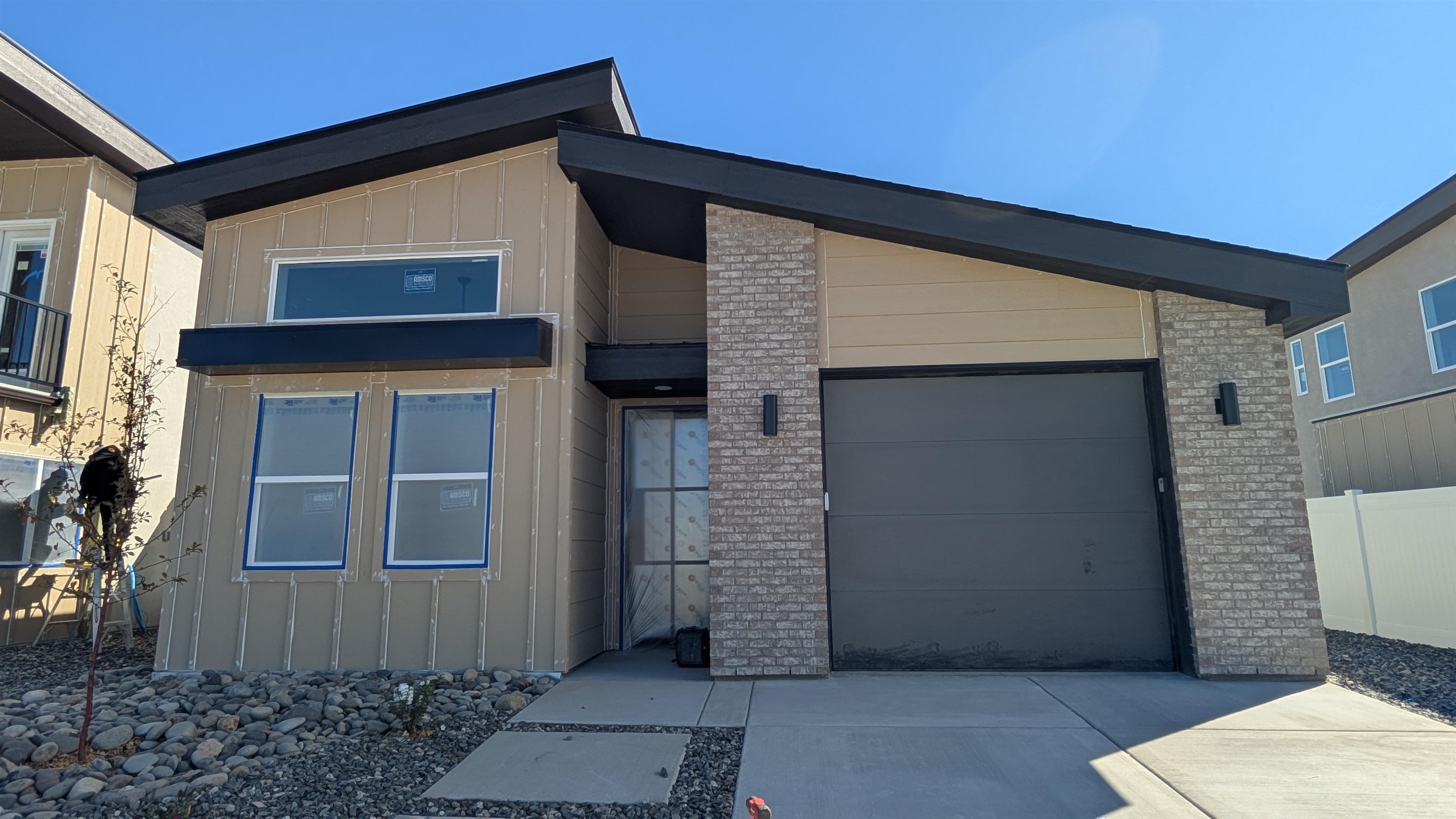 2471 Ross Road Property Photo 1