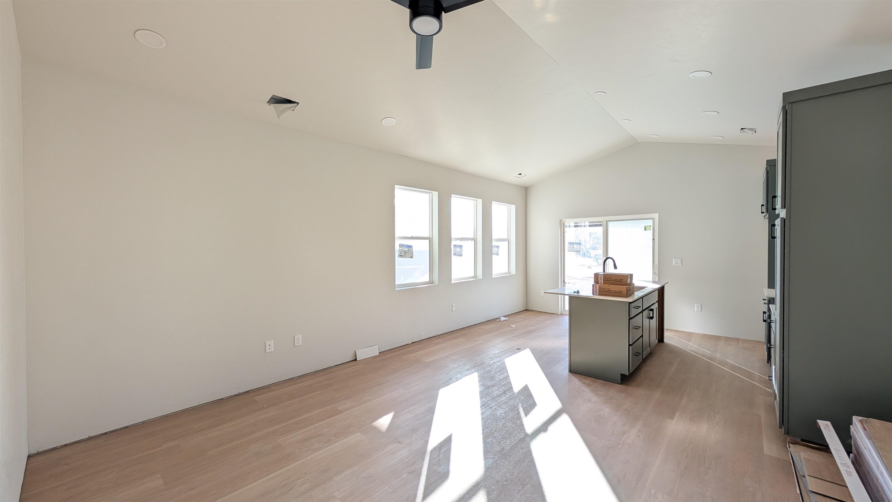 2471 Ross Road Property Photo 3