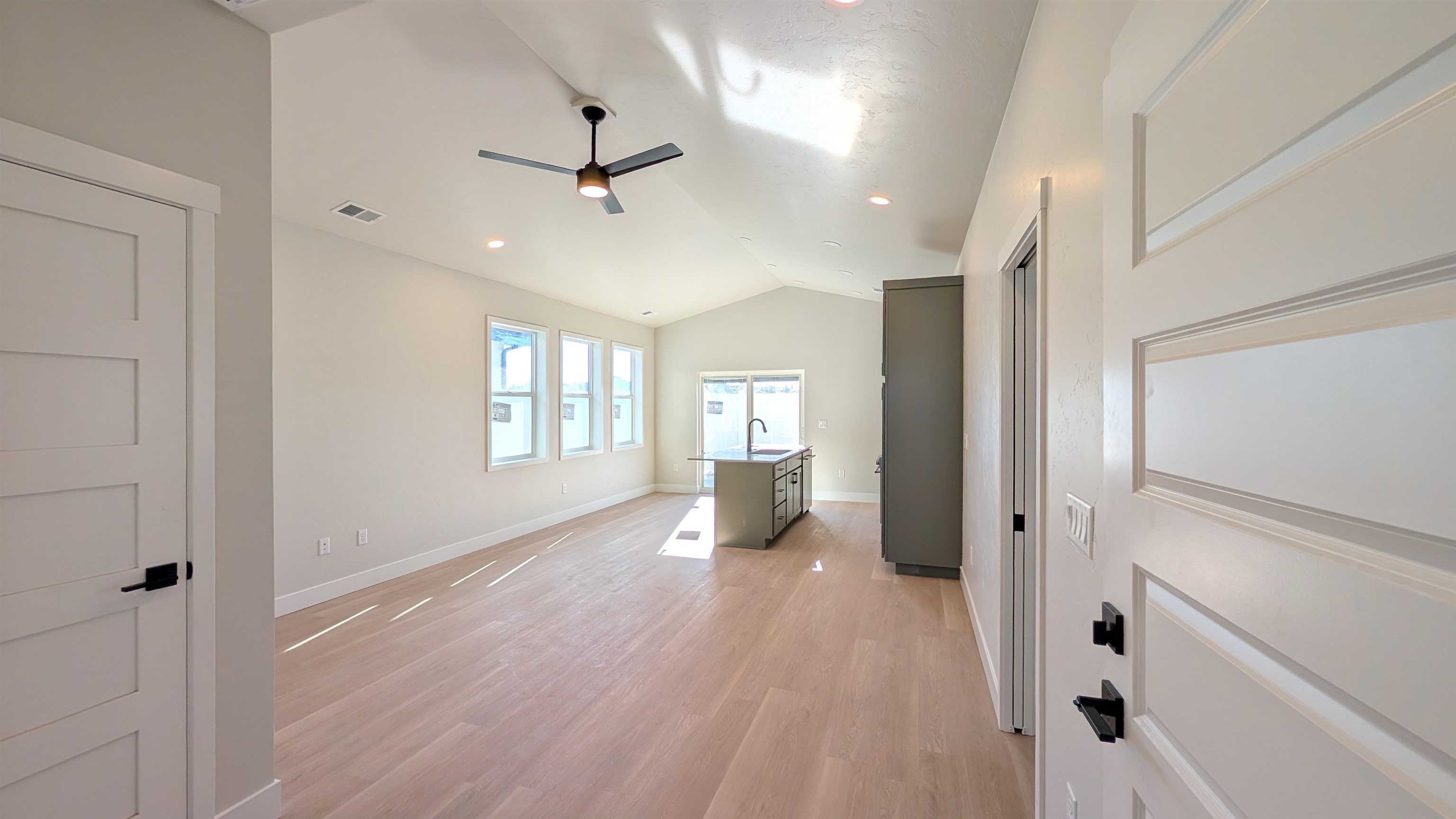 2471 Ross Road Property Photo 3