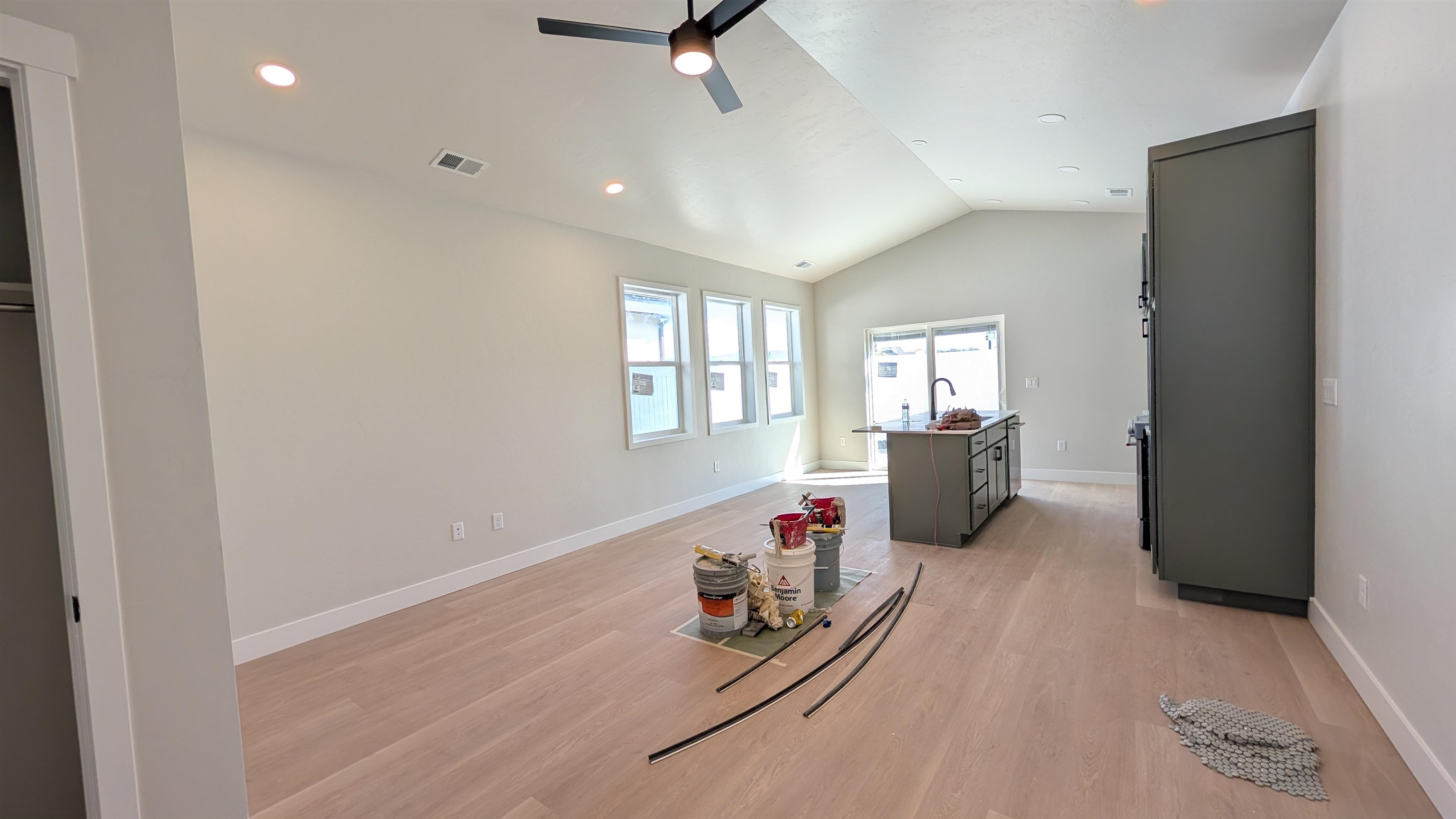 2471 Ross Road Property Photo 3
