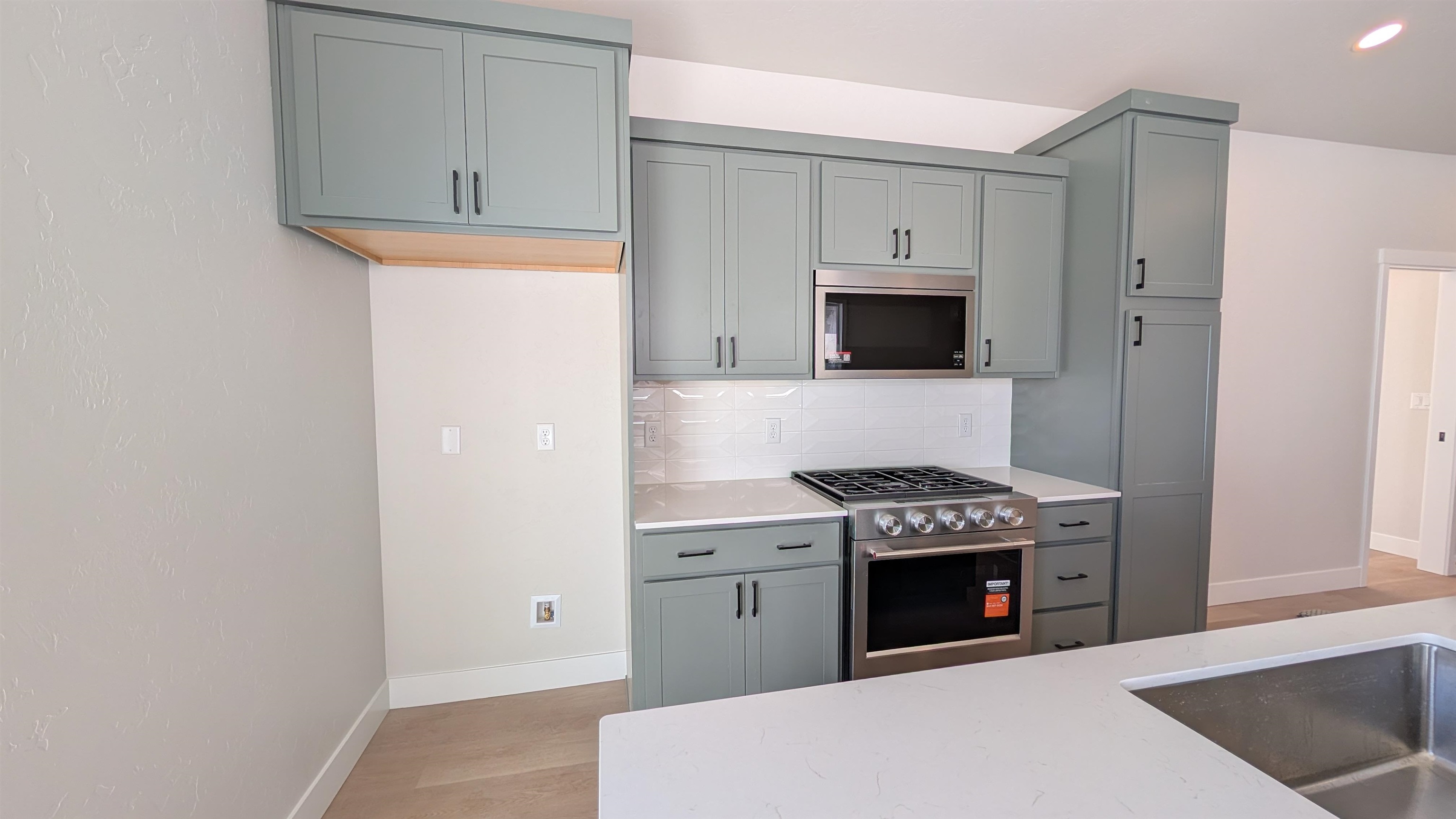 2471 Ross Road Property Photo 4