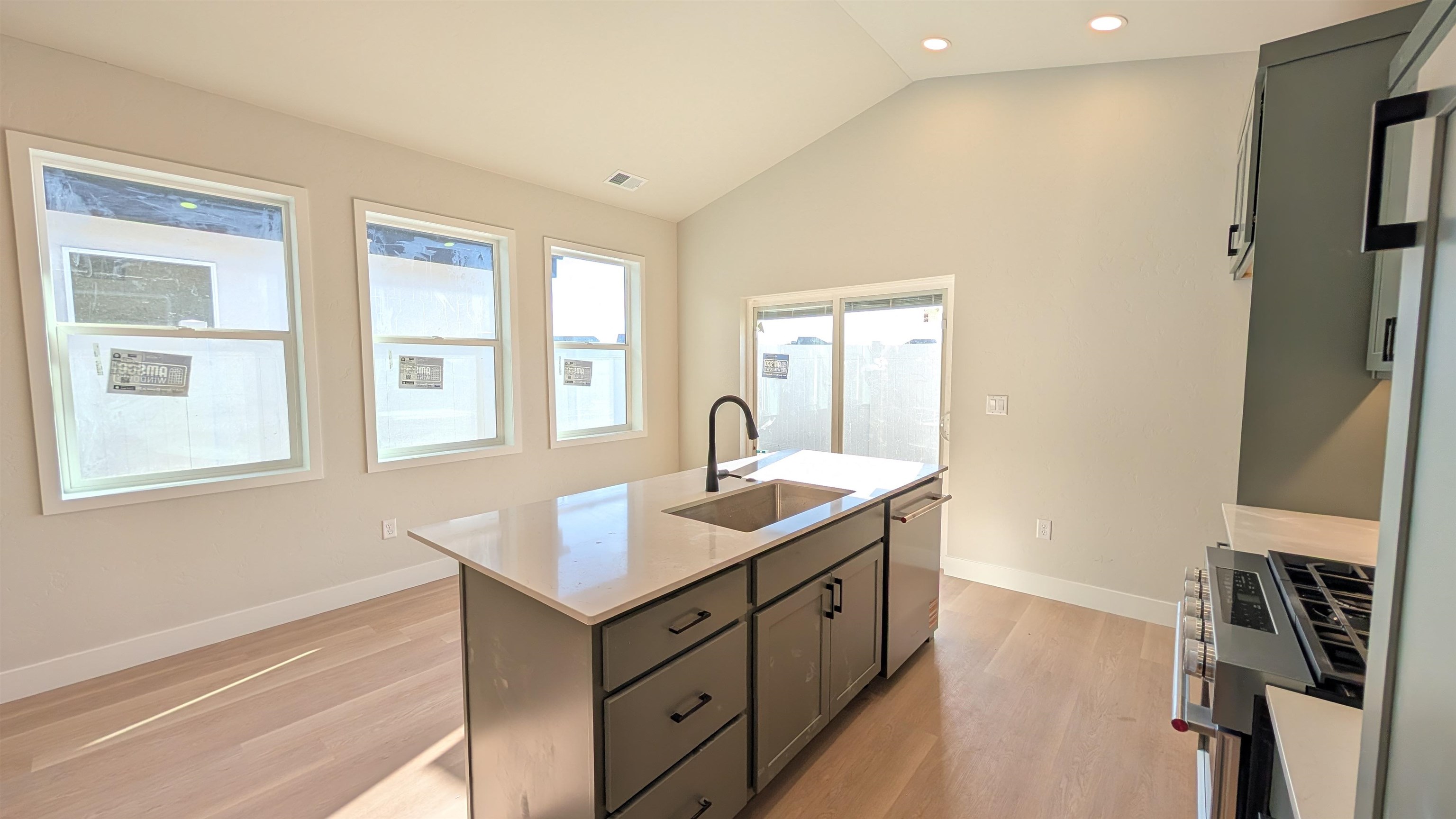 2471 Ross Road Property Photo 5
