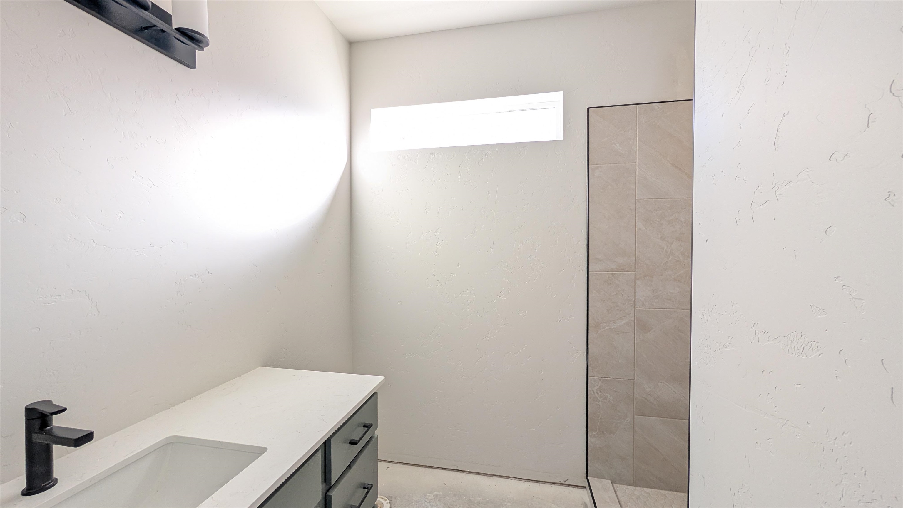 2471 Ross Road Property Photo 7
