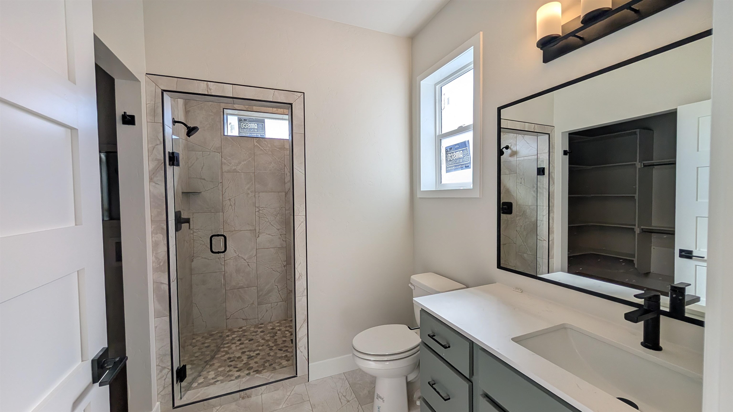 2471 Ross Road Property Photo 8