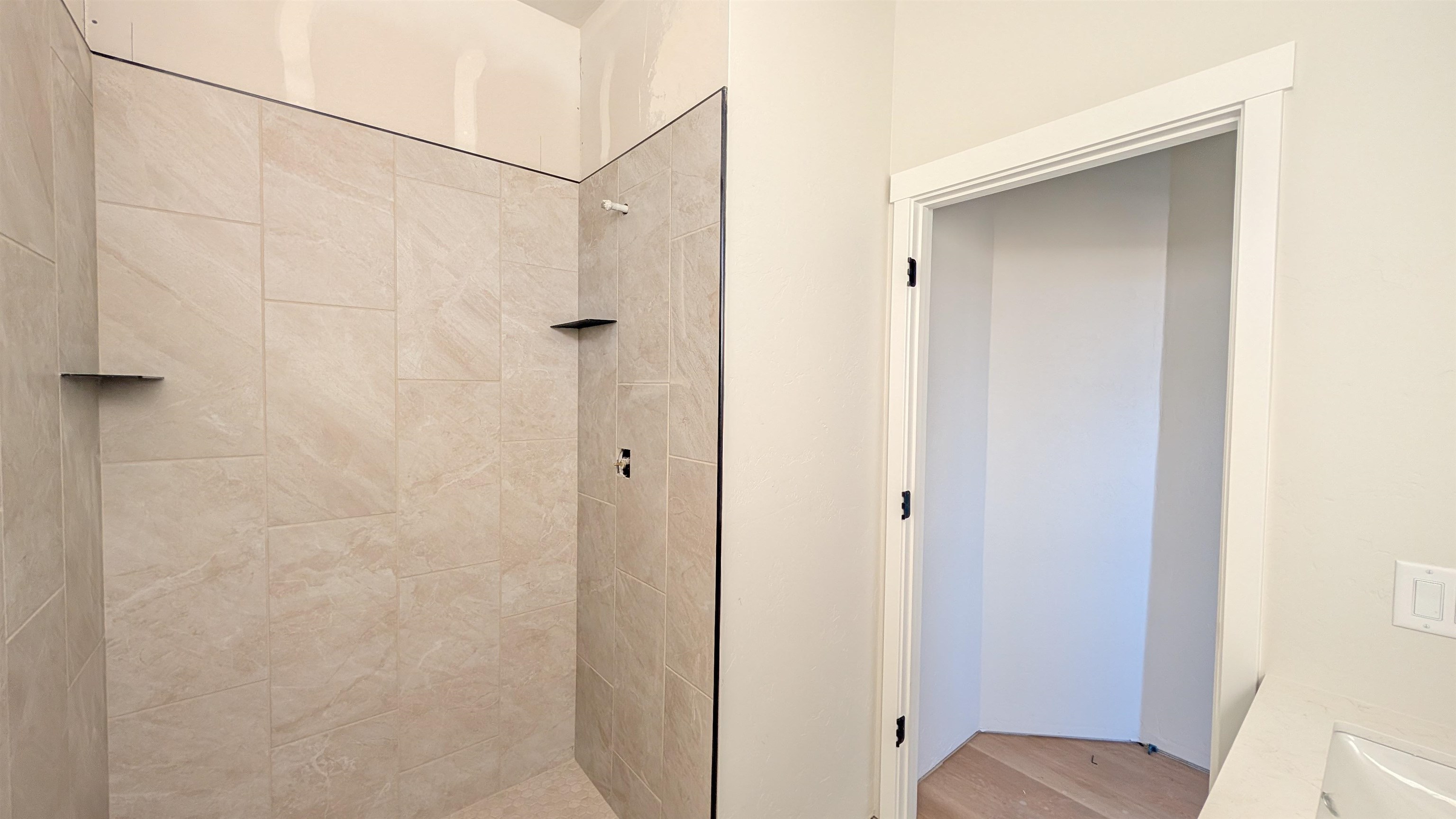 2471 Ross Road Property Photo 10