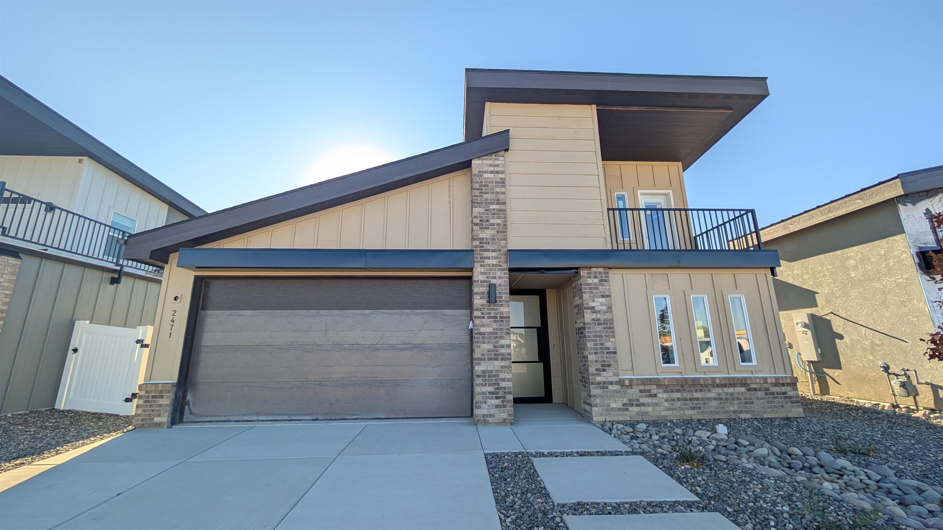 2471 Ross Road Property Photo 1