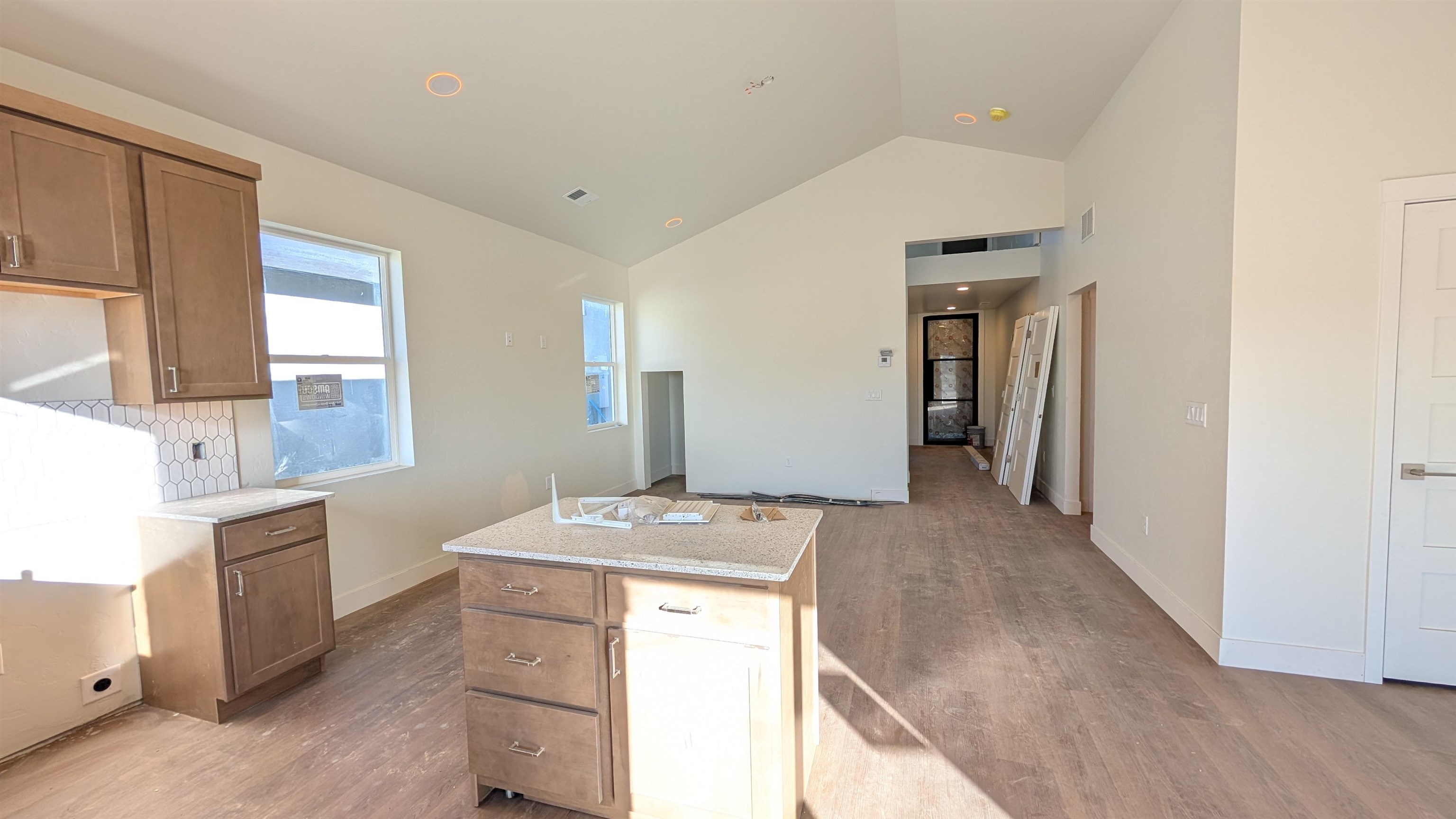 2471 Ross Road Property Photo 4