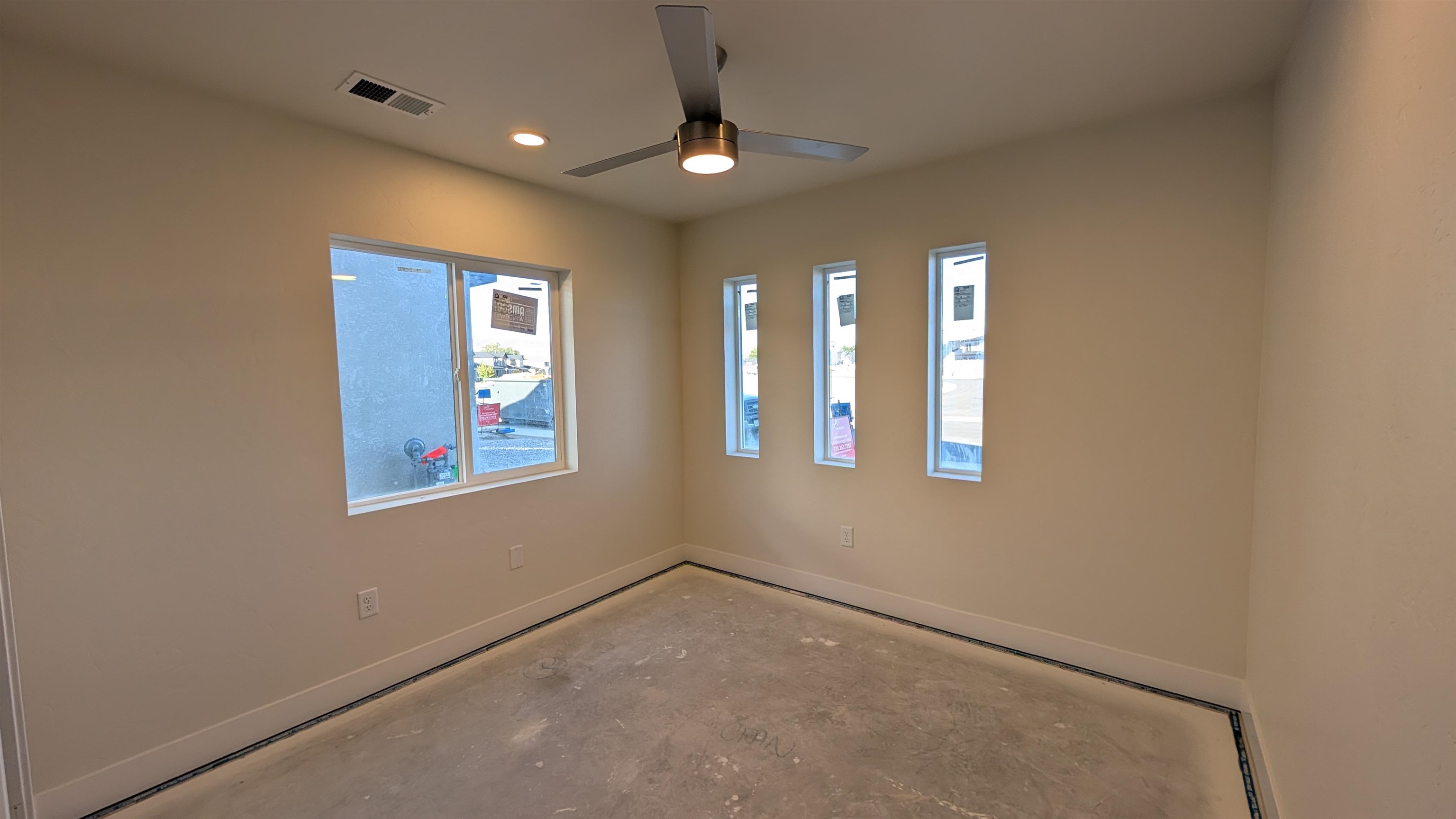 2471 Ross Road Property Photo 6