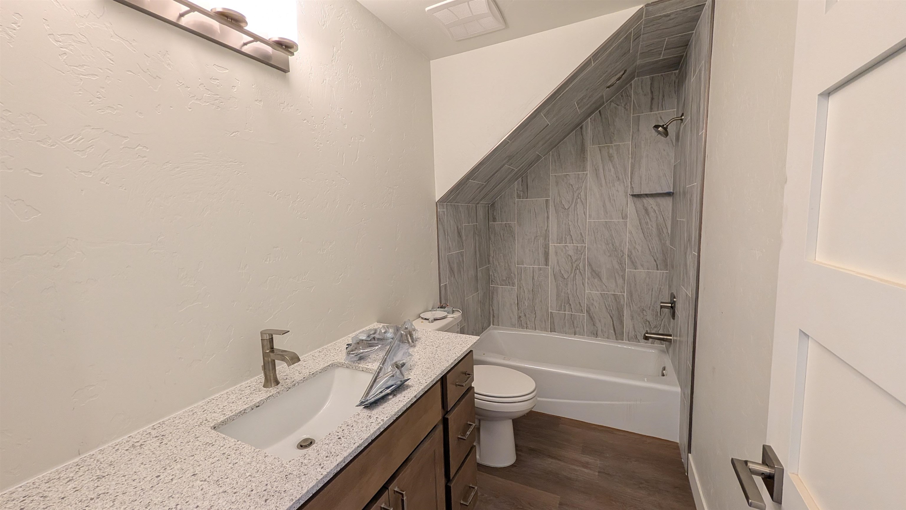 2471 Ross Road Property Photo 7