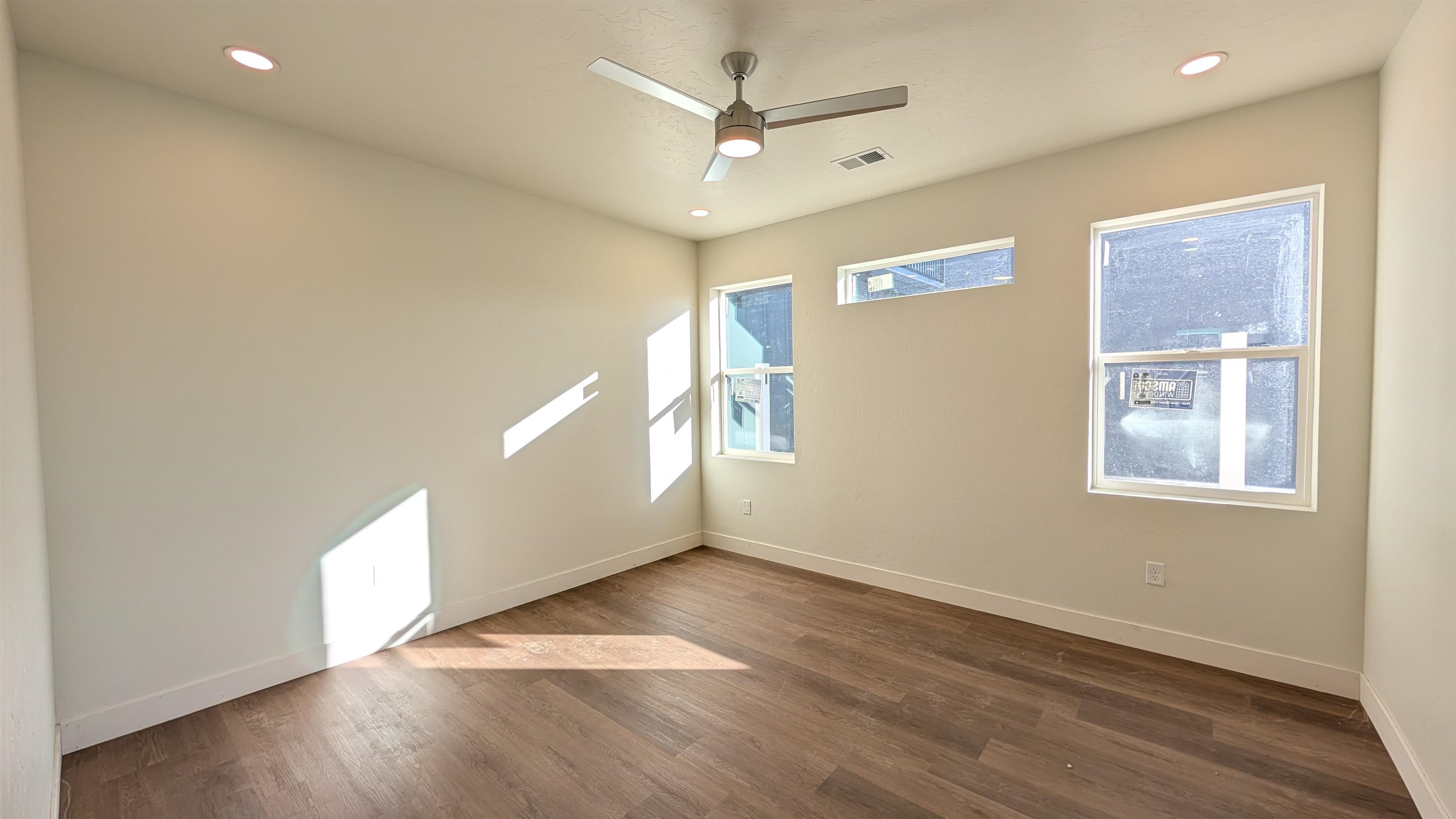 2471 Ross Road Property Photo 8