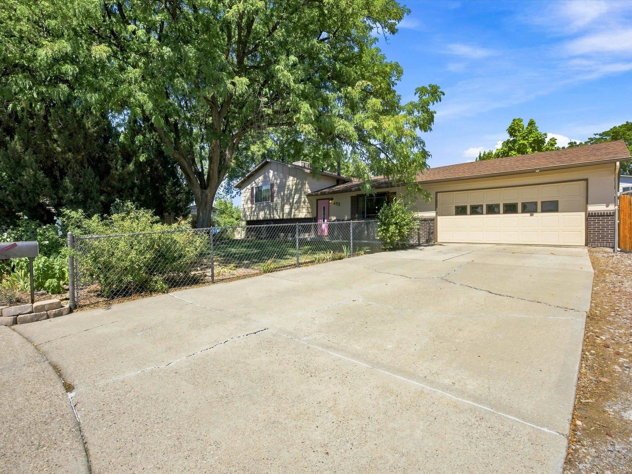 633 Sparn Court Property Photo 2