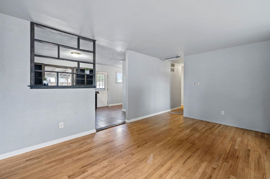 2132 Hall Avenue Property Photo 3