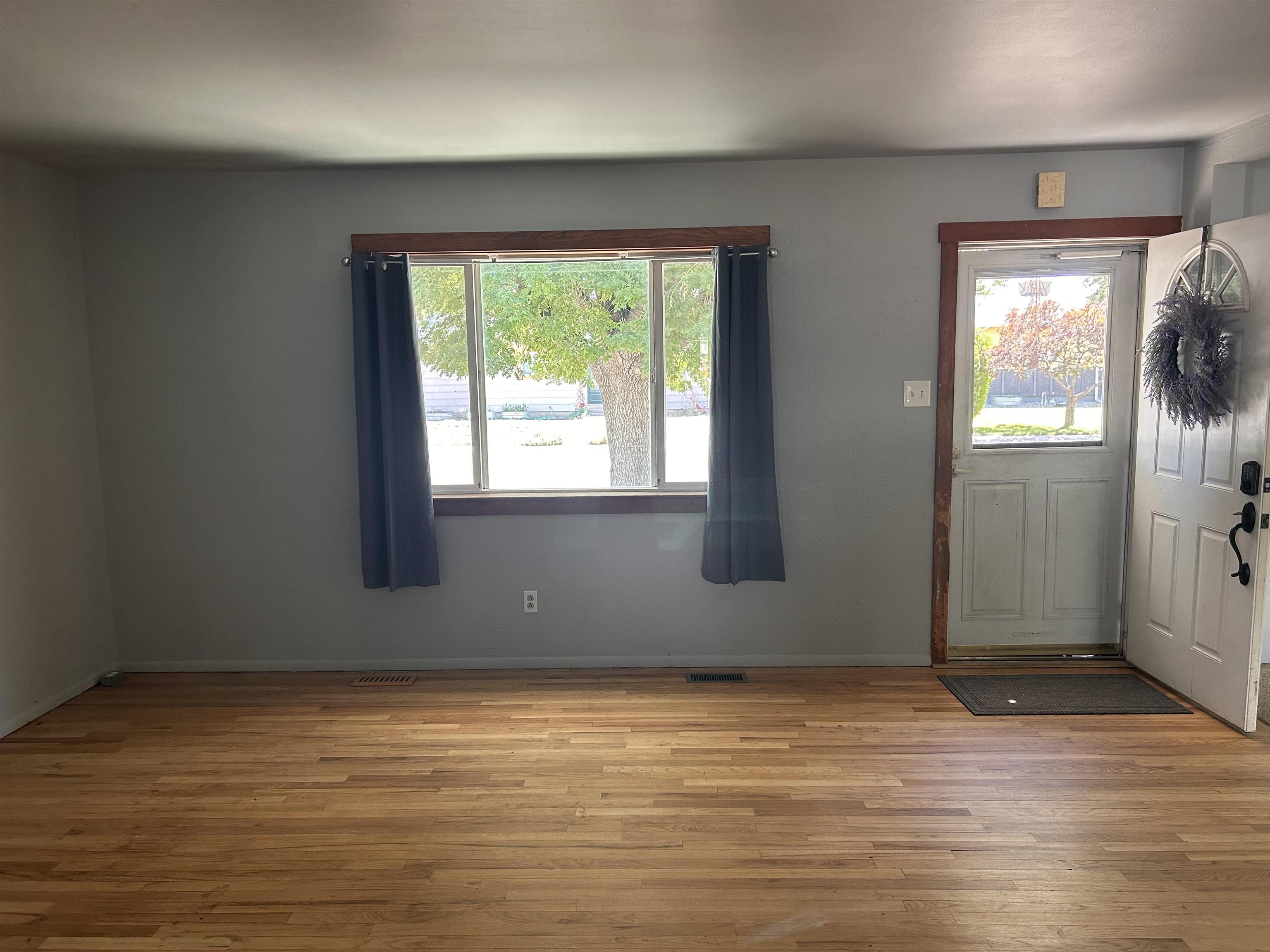 2132 Hall Avenue Property Photo 5