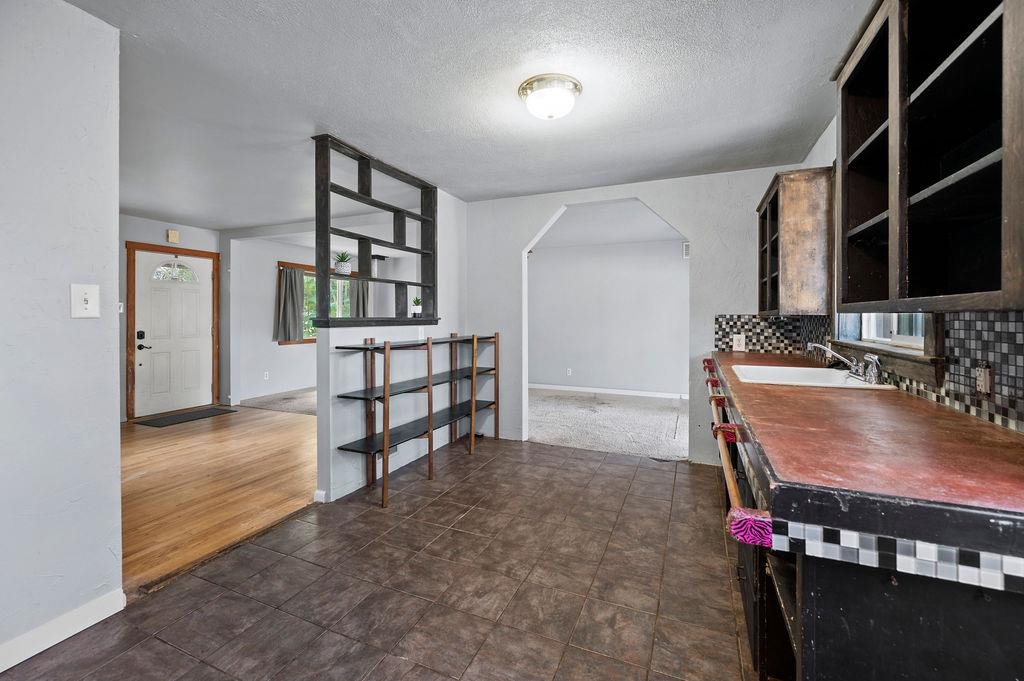 2132 Hall Avenue Property Photo 7