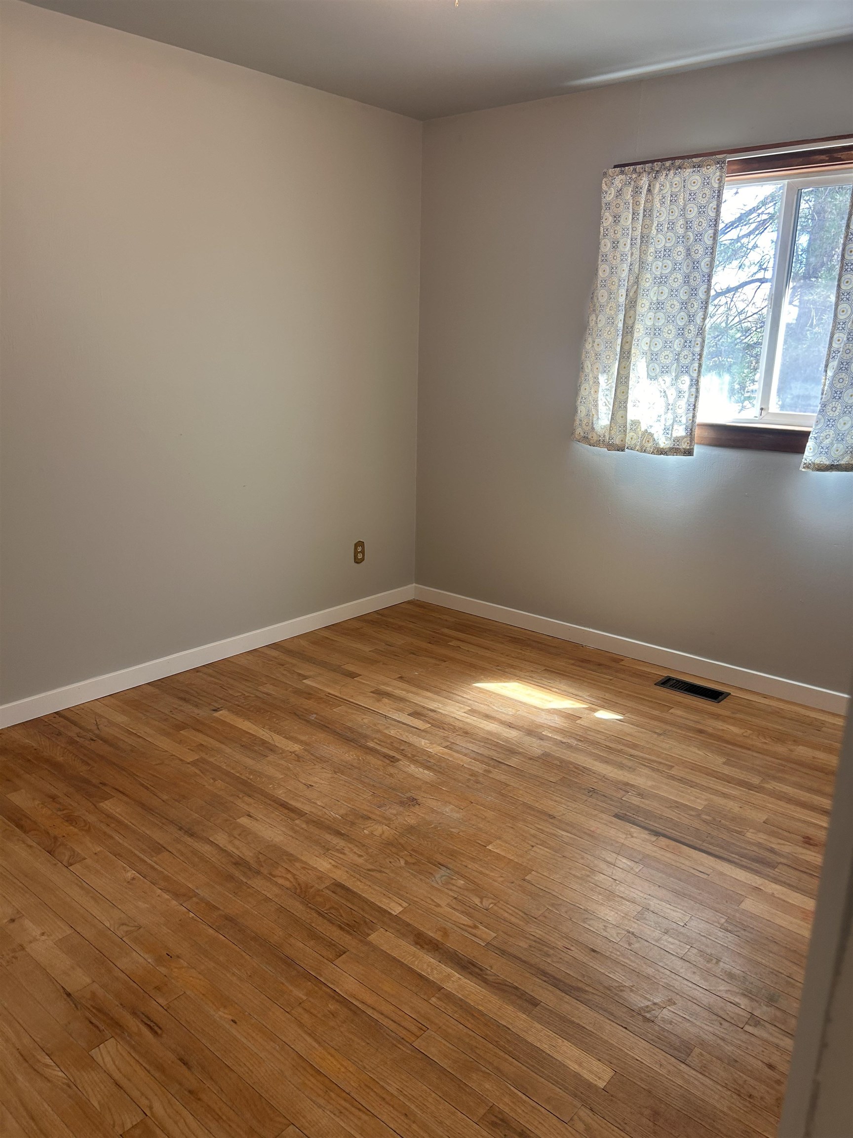 2132 Hall Avenue Property Photo 10