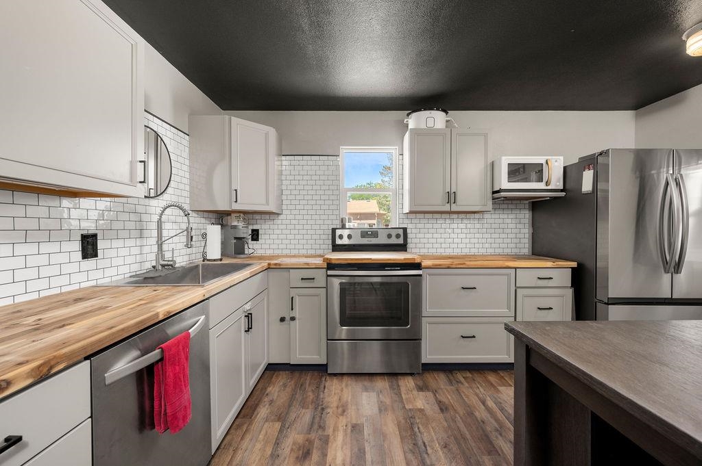 531 28 1/4 Road Property Photo 7