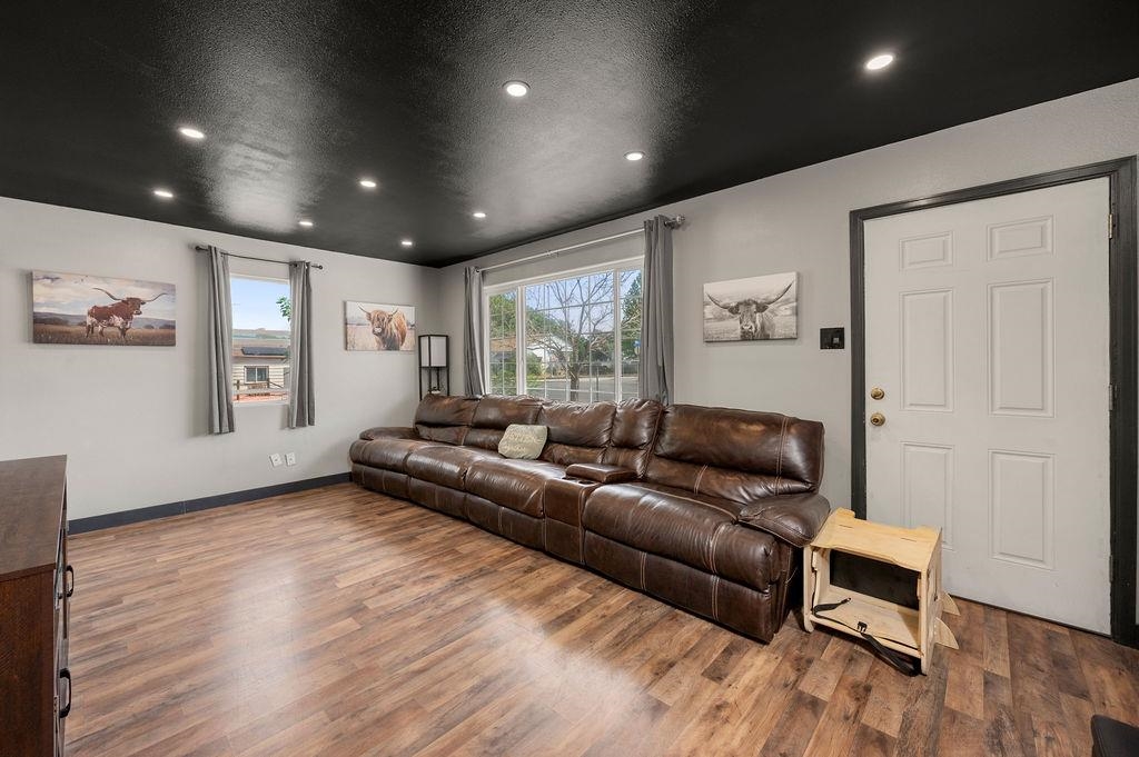 531 28 1/4 Road Property Photo 9