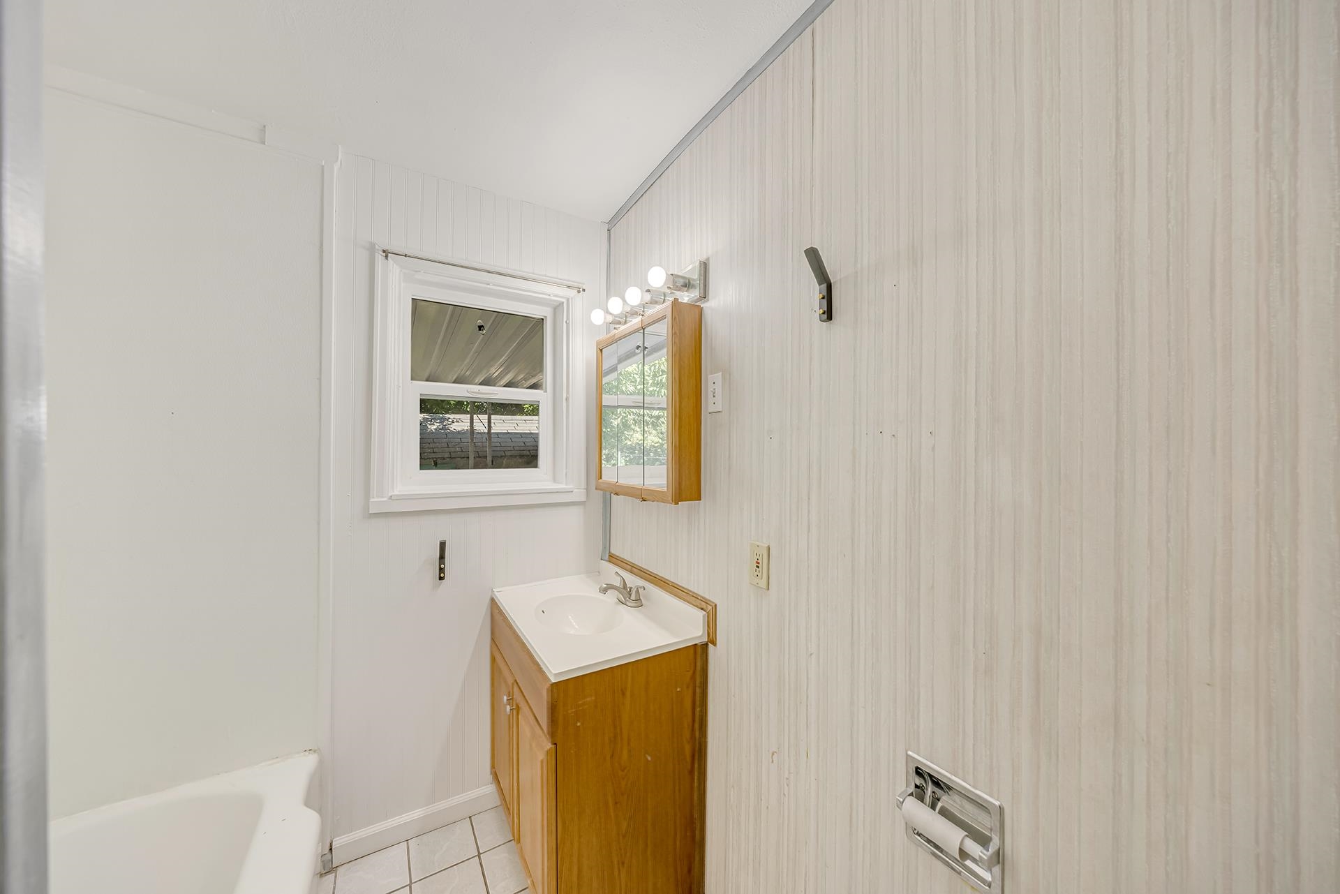 281 N Peach Street Property Photo 18