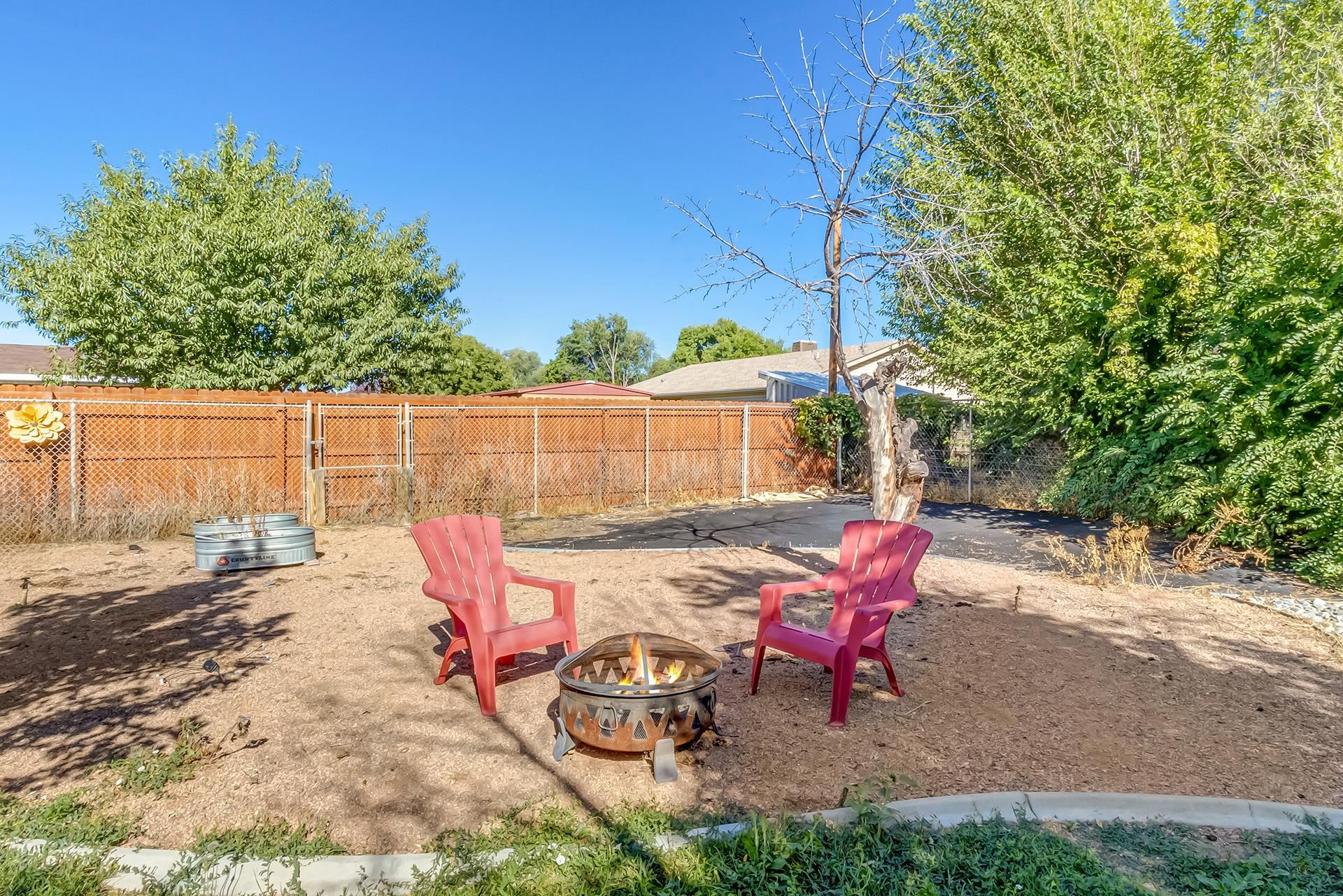 281 N Peach Street Property Photo 38