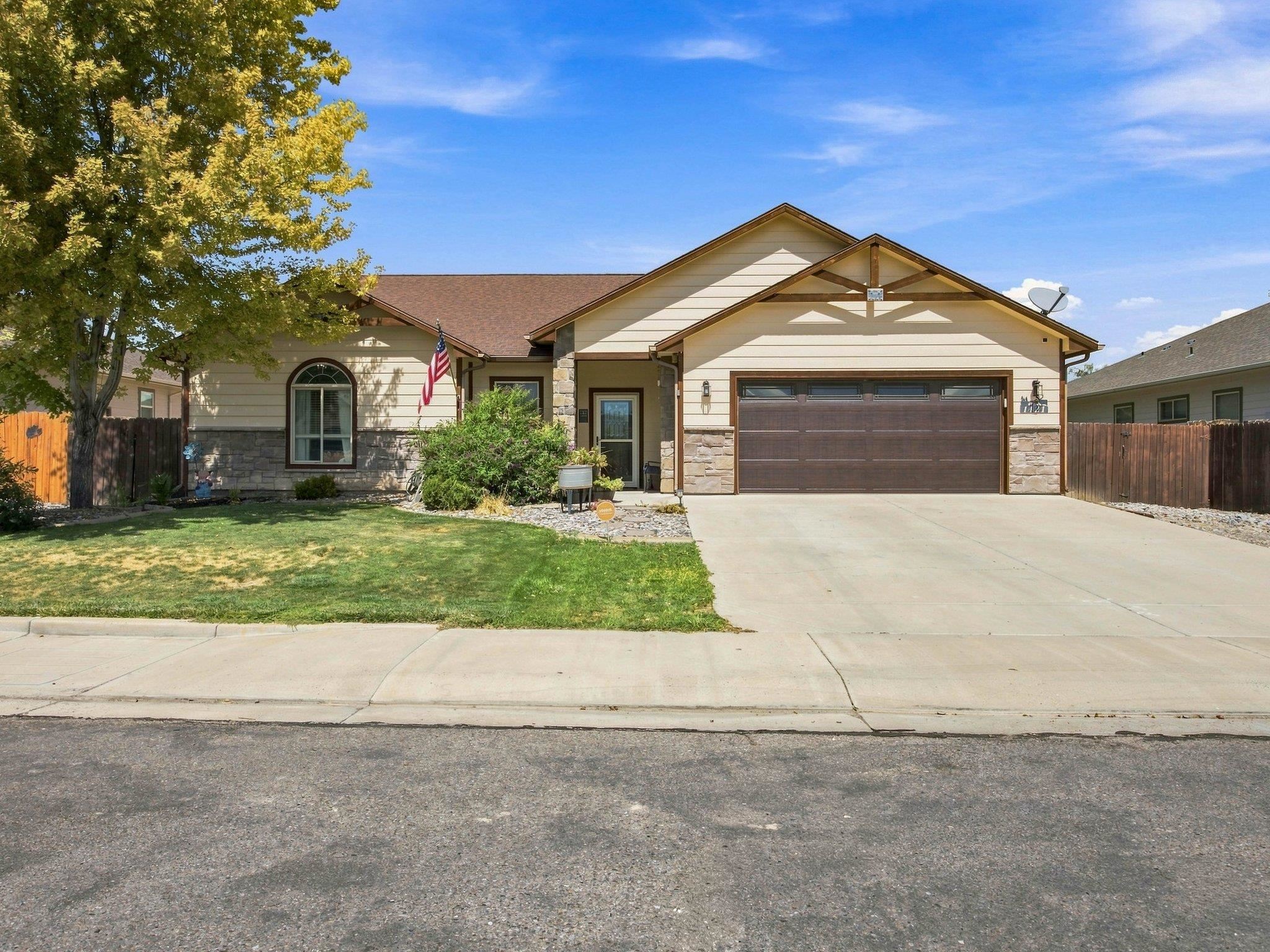 1421 Bobcat Way Property Photo 1