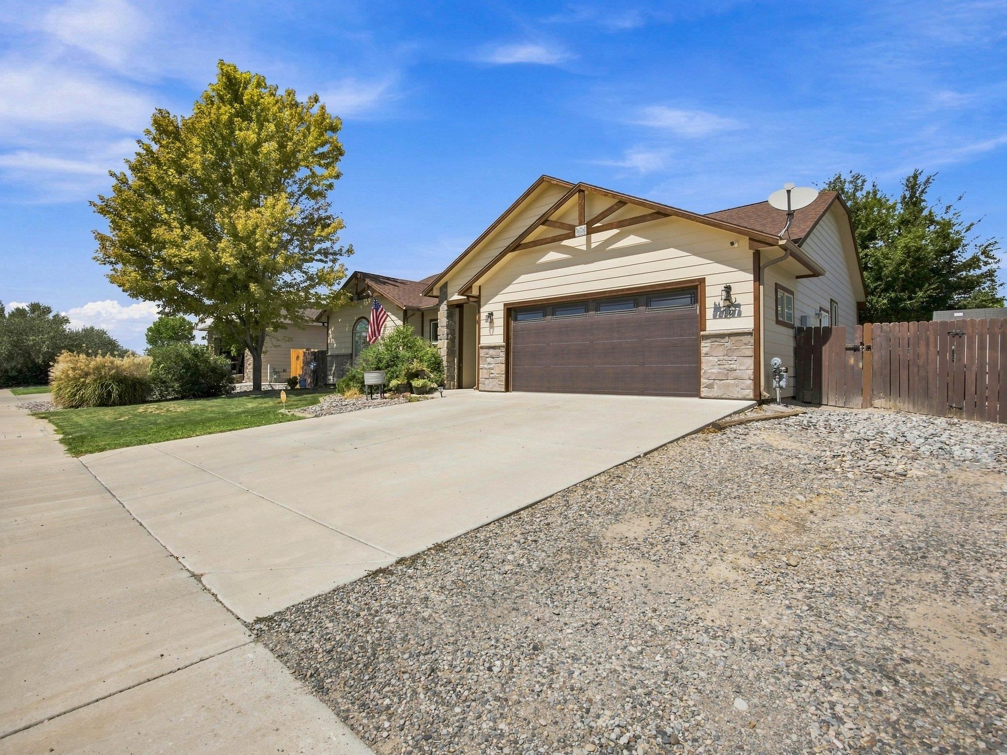 1421 Bobcat Way Property Photo 2