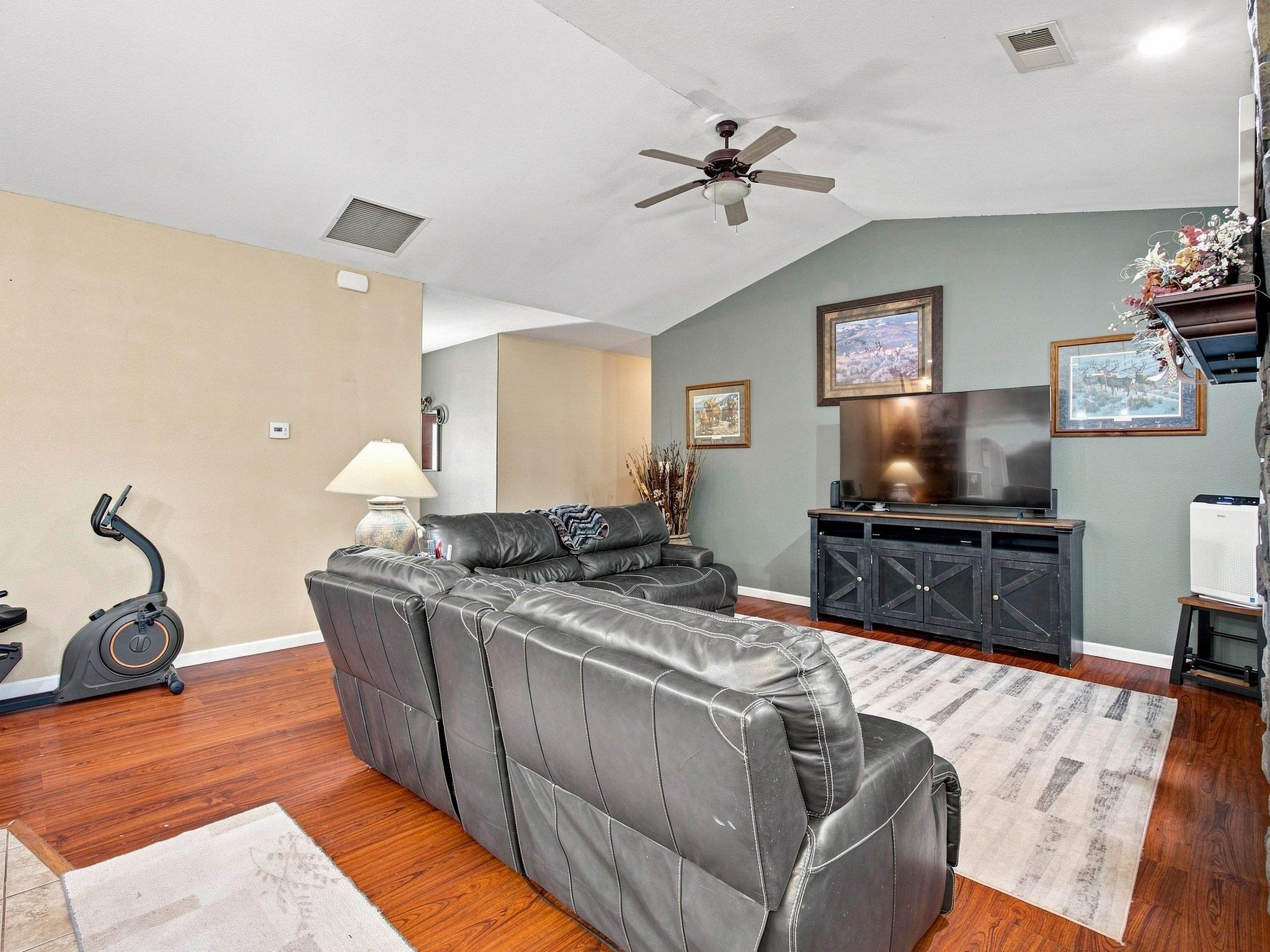1421 Bobcat Way Property Photo 6