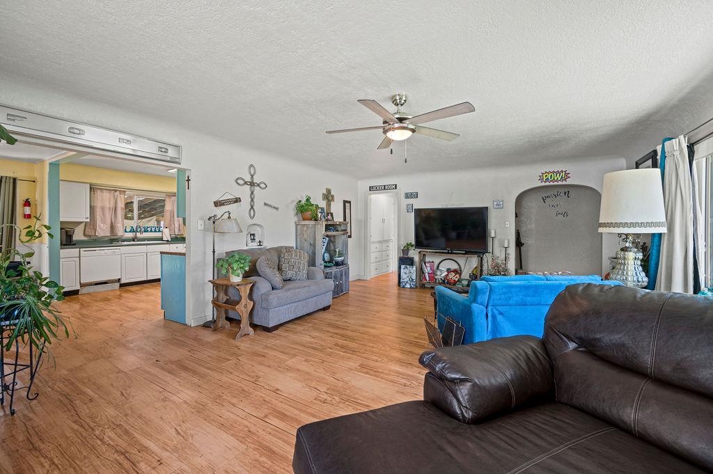 516 28 1/2 Road Property Photo 8