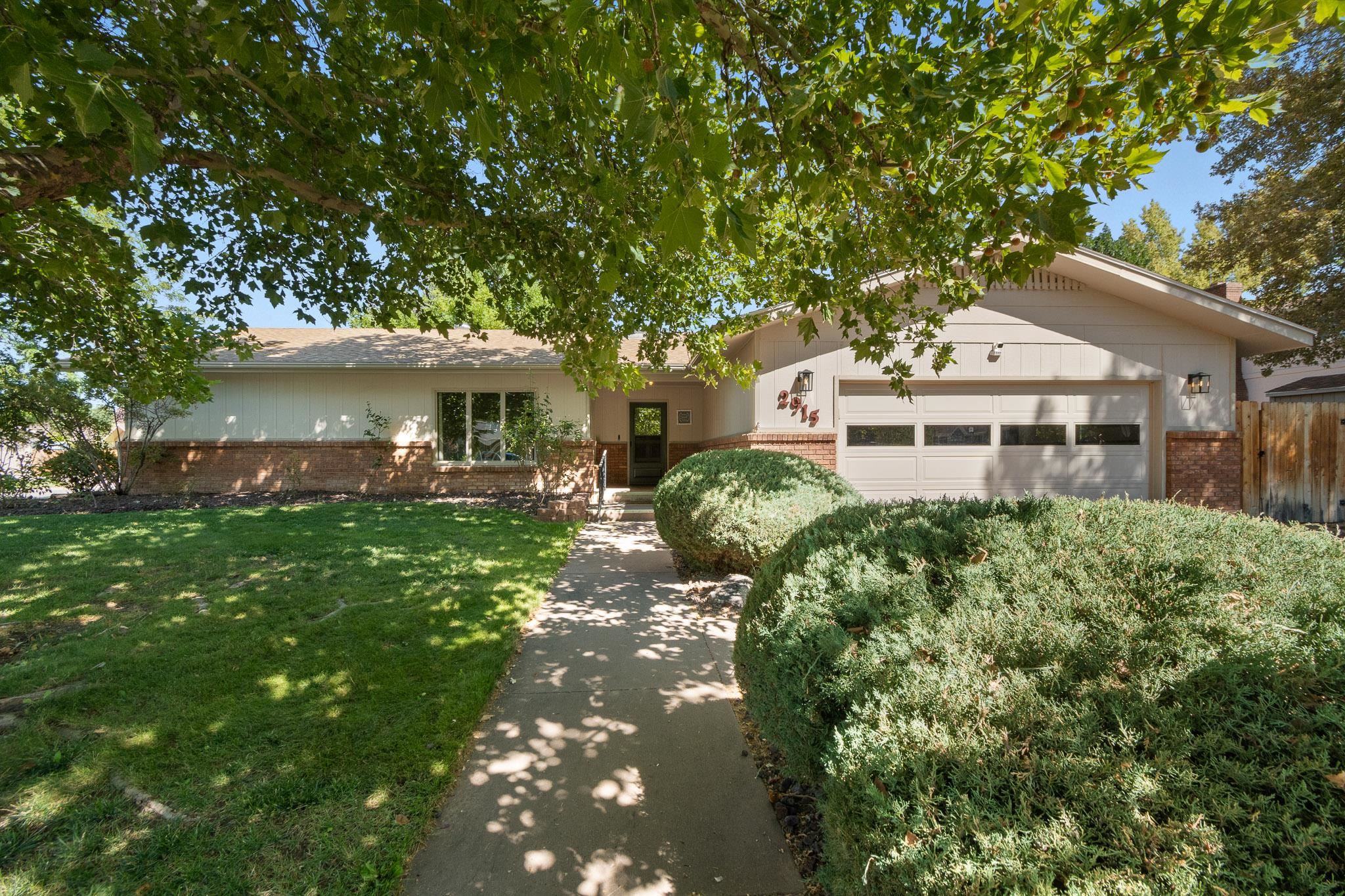 2915 Applewood Street Property Photo 1