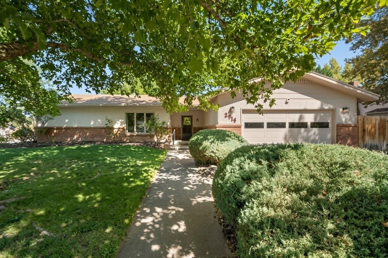 2915 Applewood Street Property Photo 1