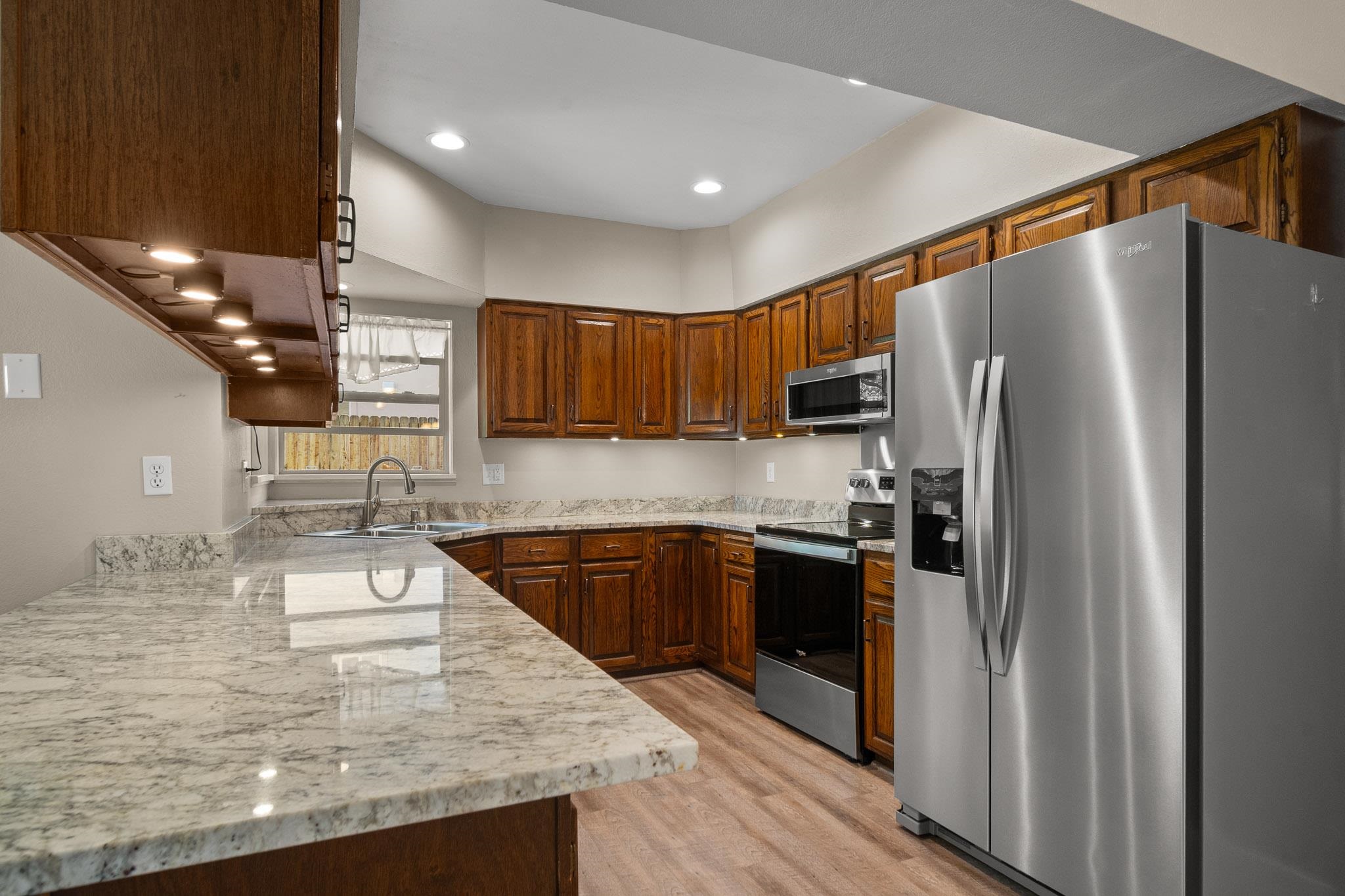 2915 Applewood Street Property Photo 8