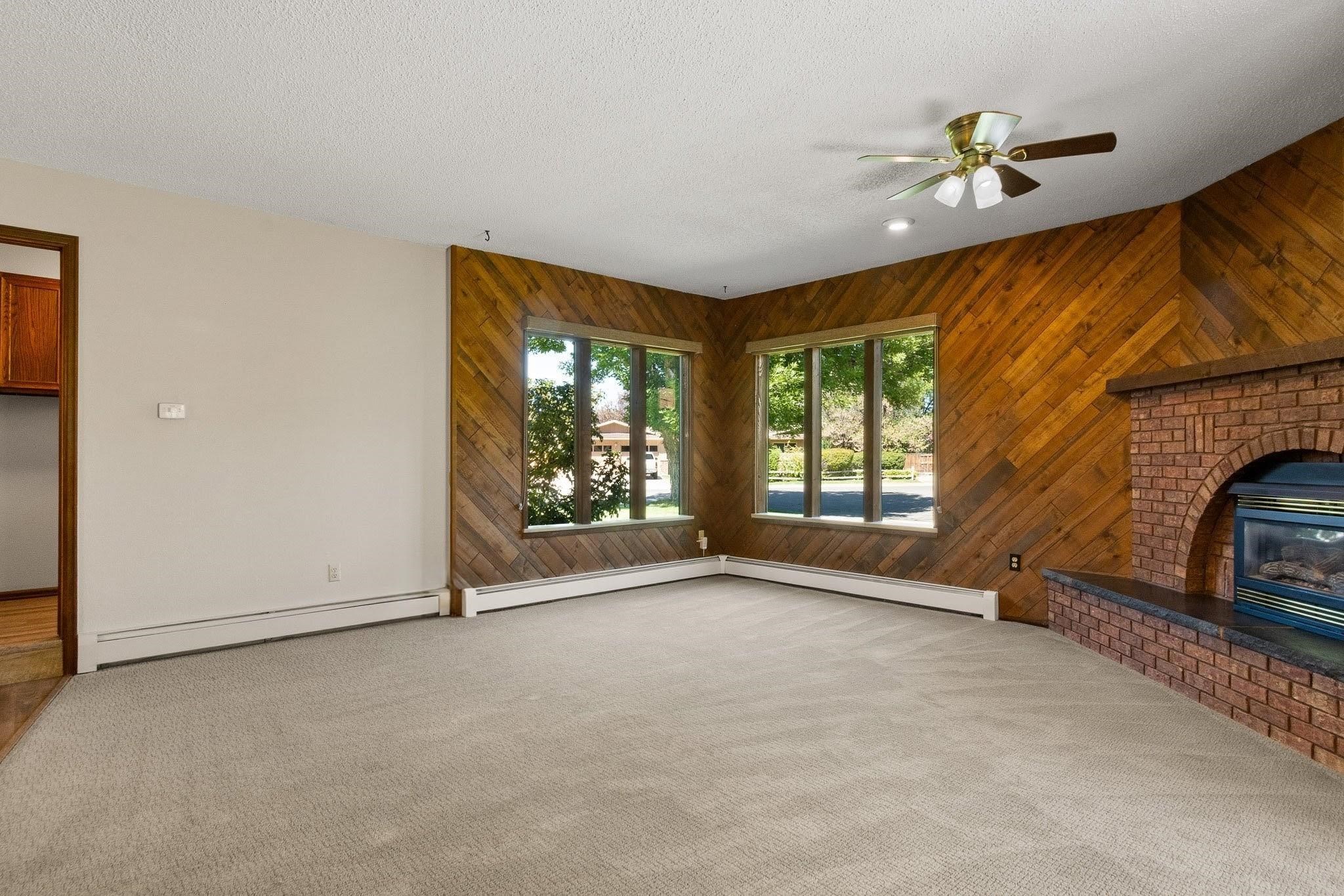 2915 Applewood Street Property Photo 10