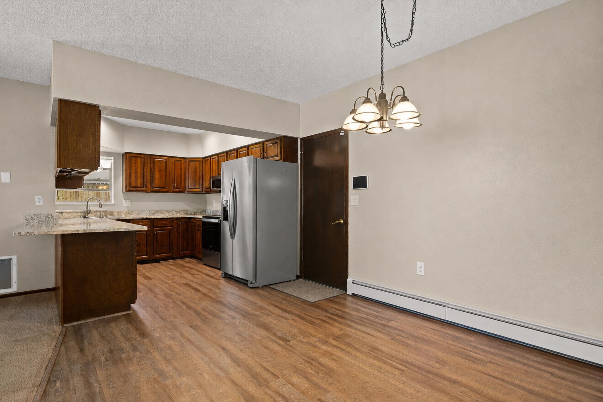 2915 Applewood Street Property Photo 11