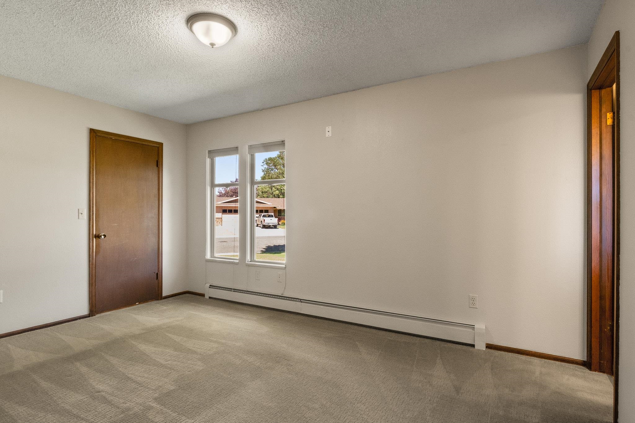 2915 Applewood Street Property Photo 12