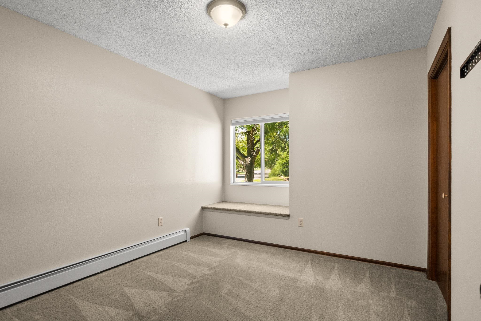 2915 Applewood Street Property Photo 15